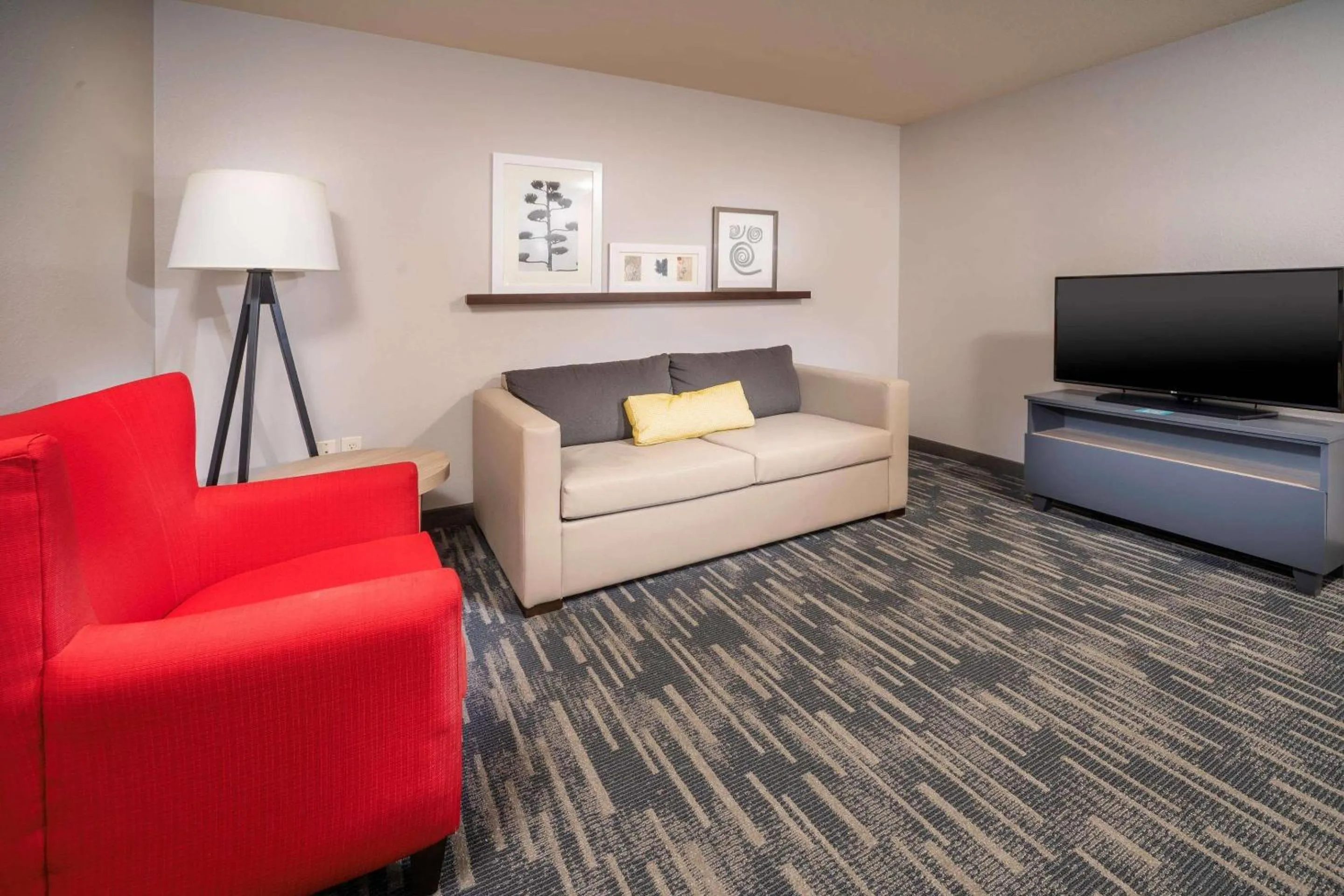 Bedroom in Country Inn & Suites by Radisson, Rocky Mount, NC