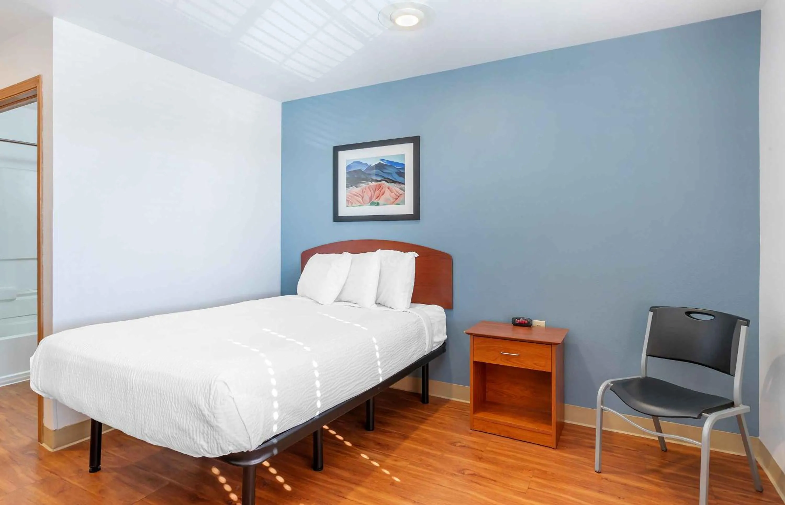 Bedroom, Bed in Extended Stay America Select Suites - Omaha - Southwest