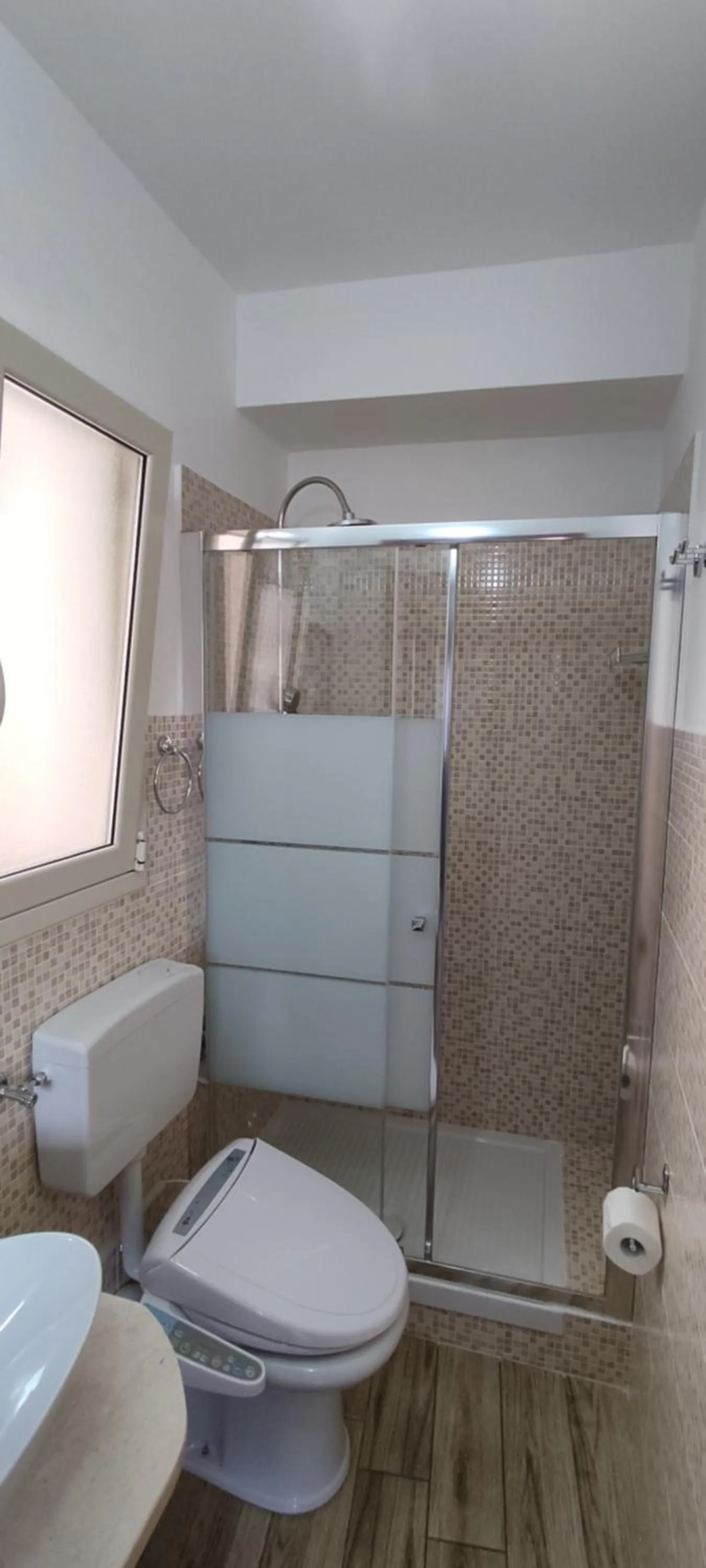 Shower in B&B AKROPOLIS