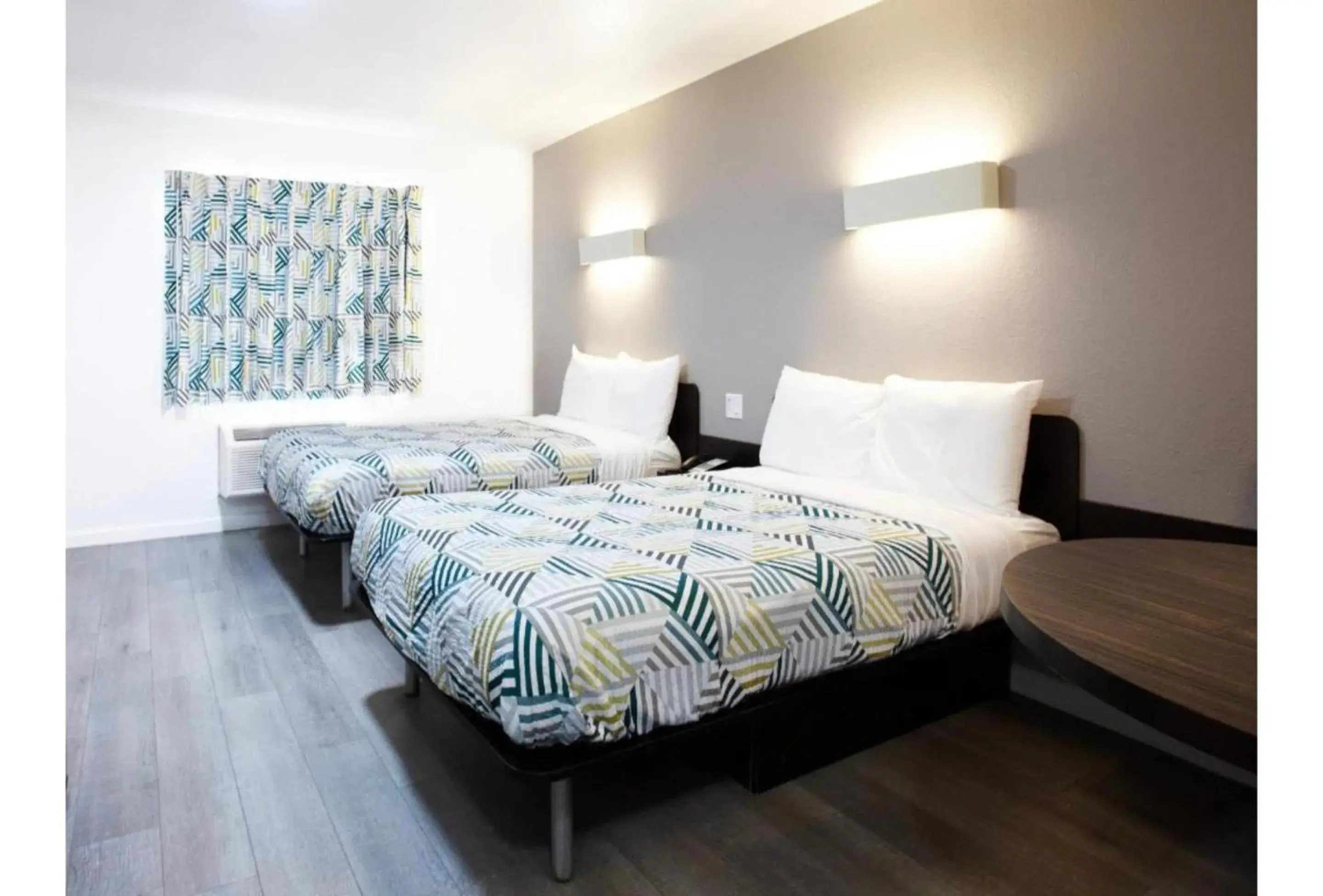 Bedroom, Bed in Motel 6 Dallas - Fair Park Bedroom, Bed in Motel 6 Dallas - Fair Park