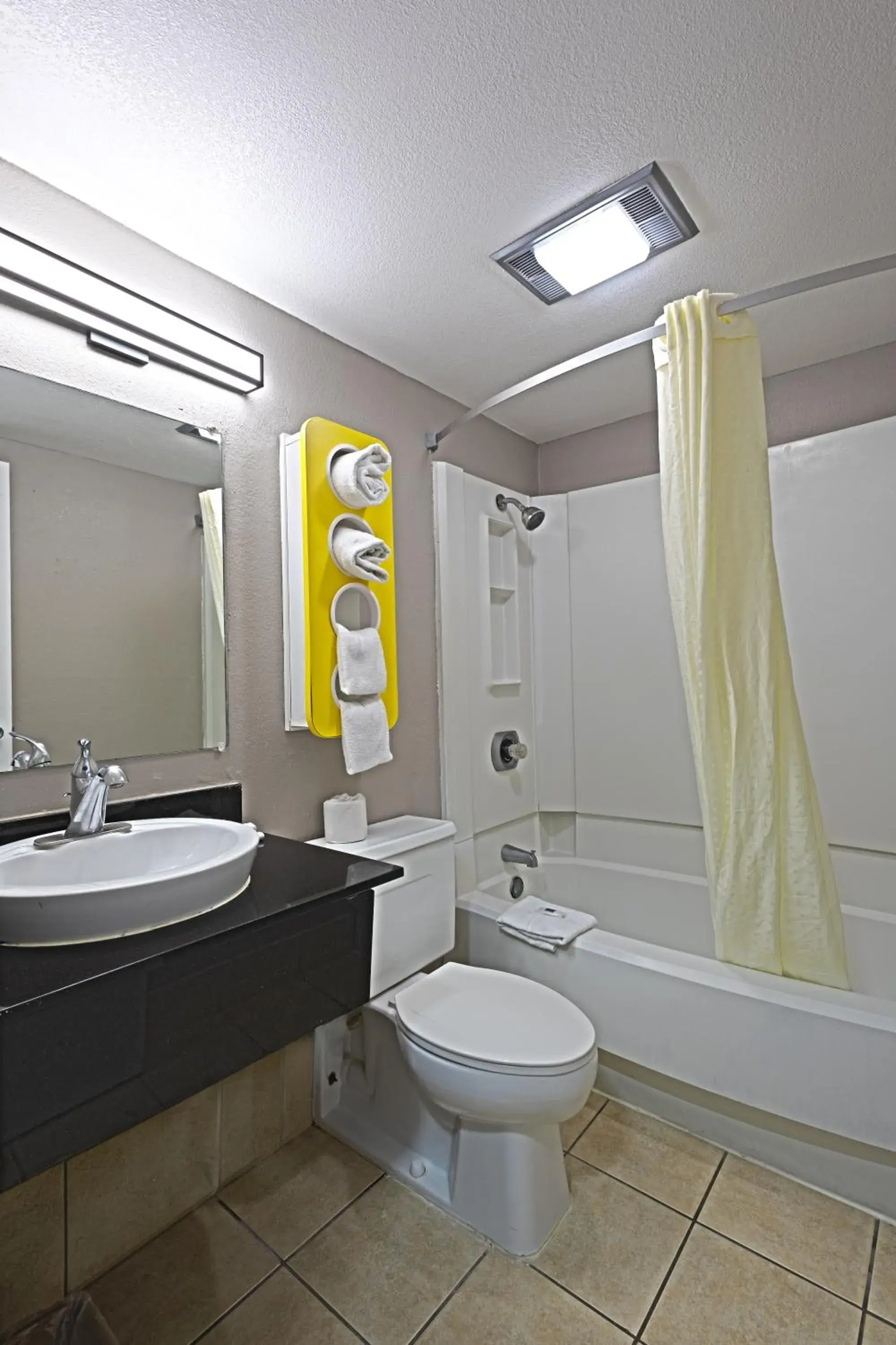 Quadruple Room - Smoking in Motel 6 Dallas - Fair Park Quadruple Room - Smoking in Motel 6 Dallas - Fair Park