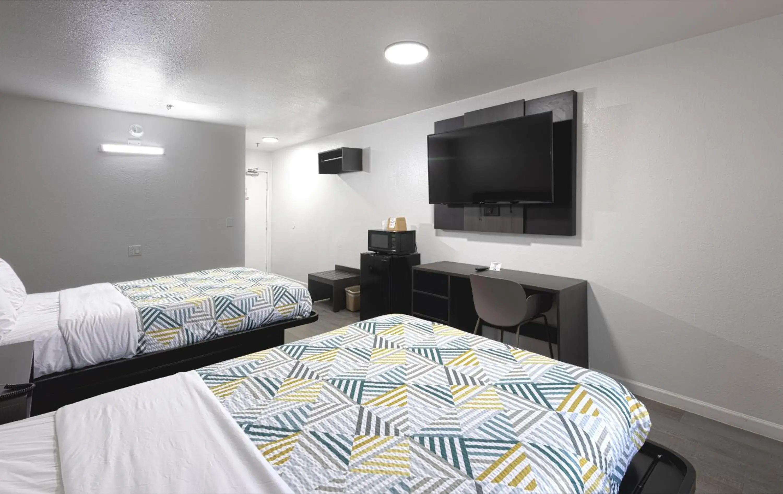 Deluxe Quadruple Room - Smoking in Motel 6 Dallas - Fair Park Deluxe Quadruple Room - Smoking in Motel 6 Dallas - Fair Park