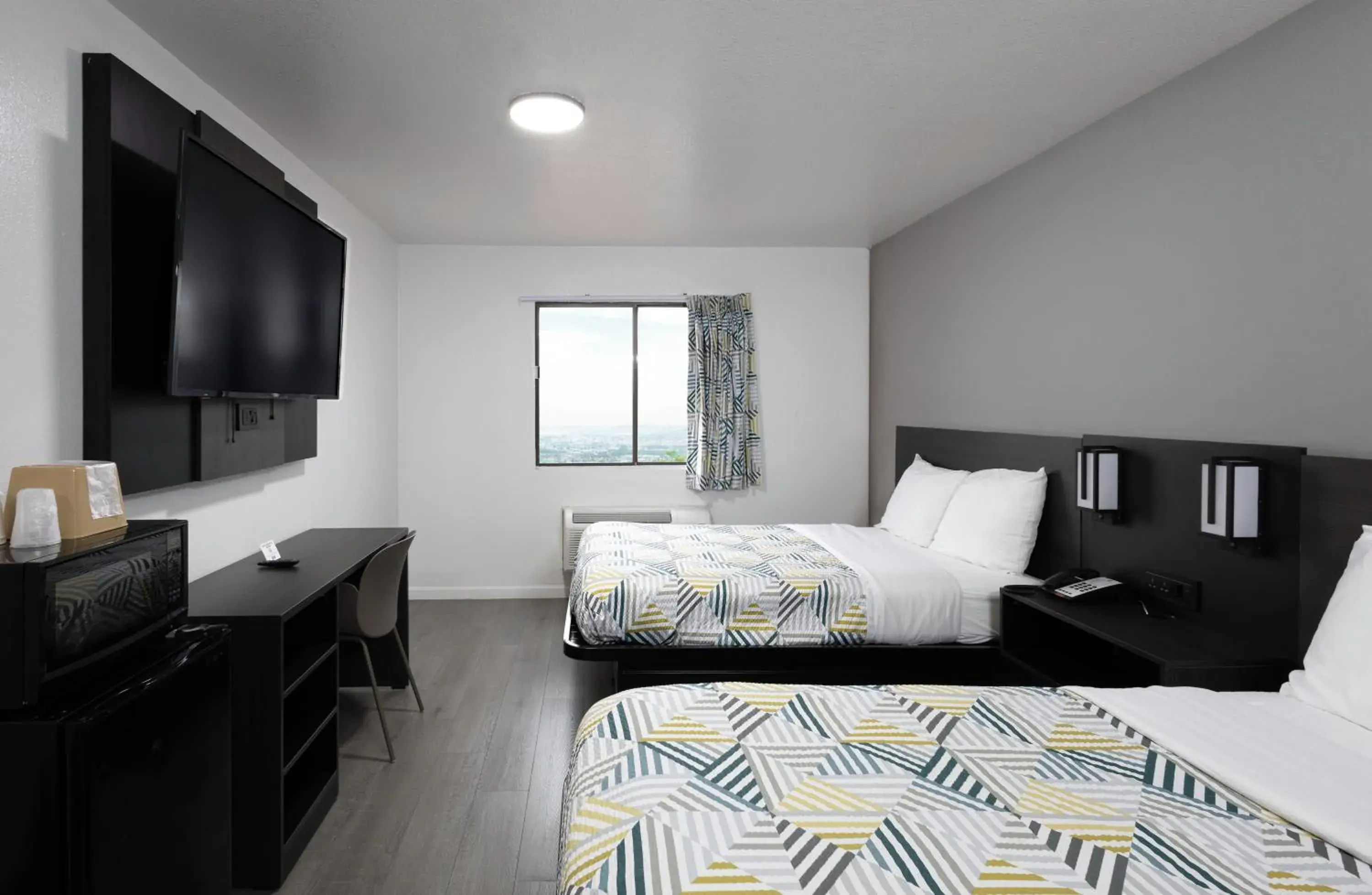 Bedroom, Bed in Motel 6 Dallas - Fair Park Bedroom, Bed in Motel 6 Dallas - Fair Park