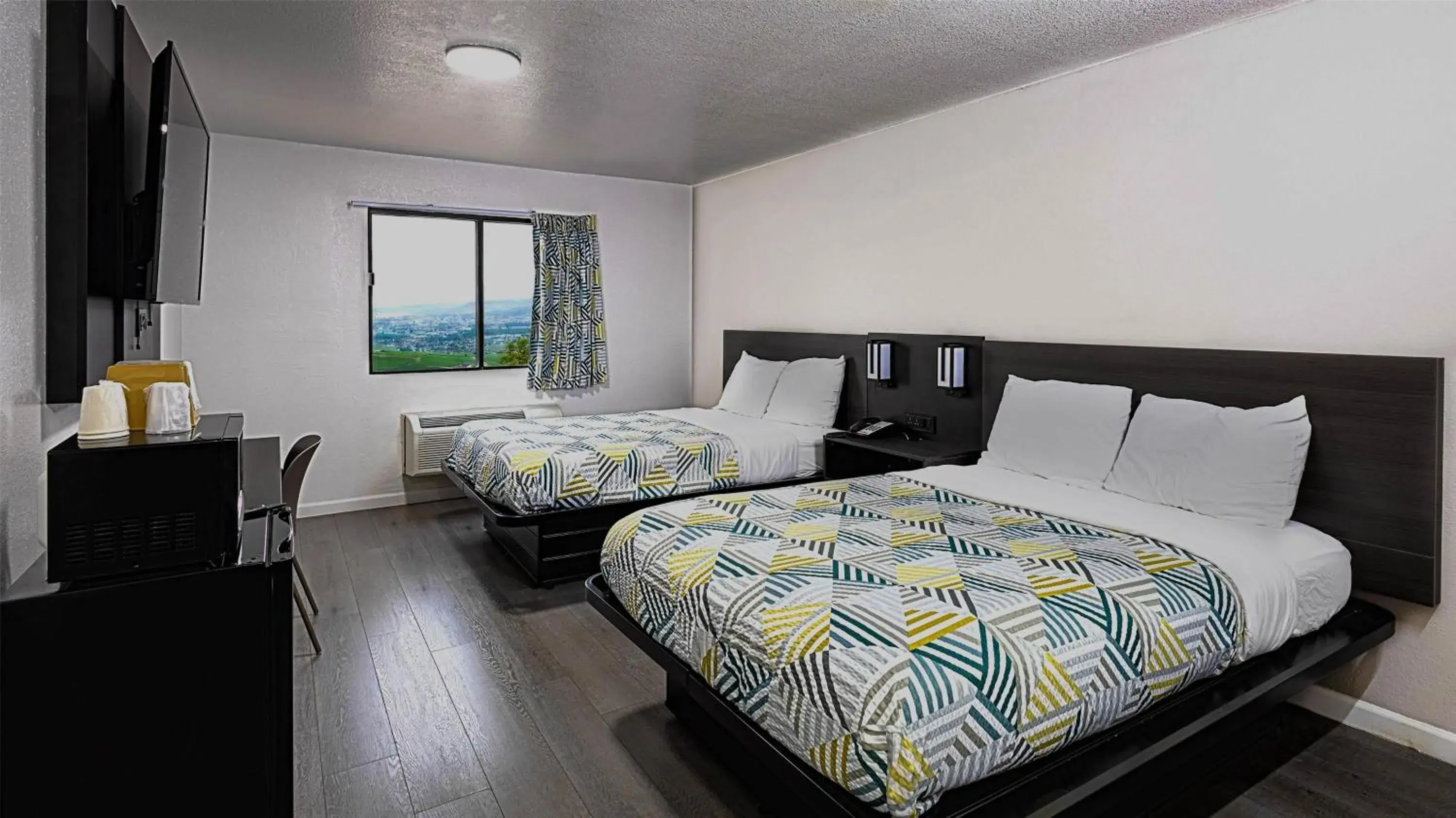 Bedroom, Bed in Motel 6 Dallas - Fair Park Bedroom, Bed in Motel 6 Dallas - Fair Park