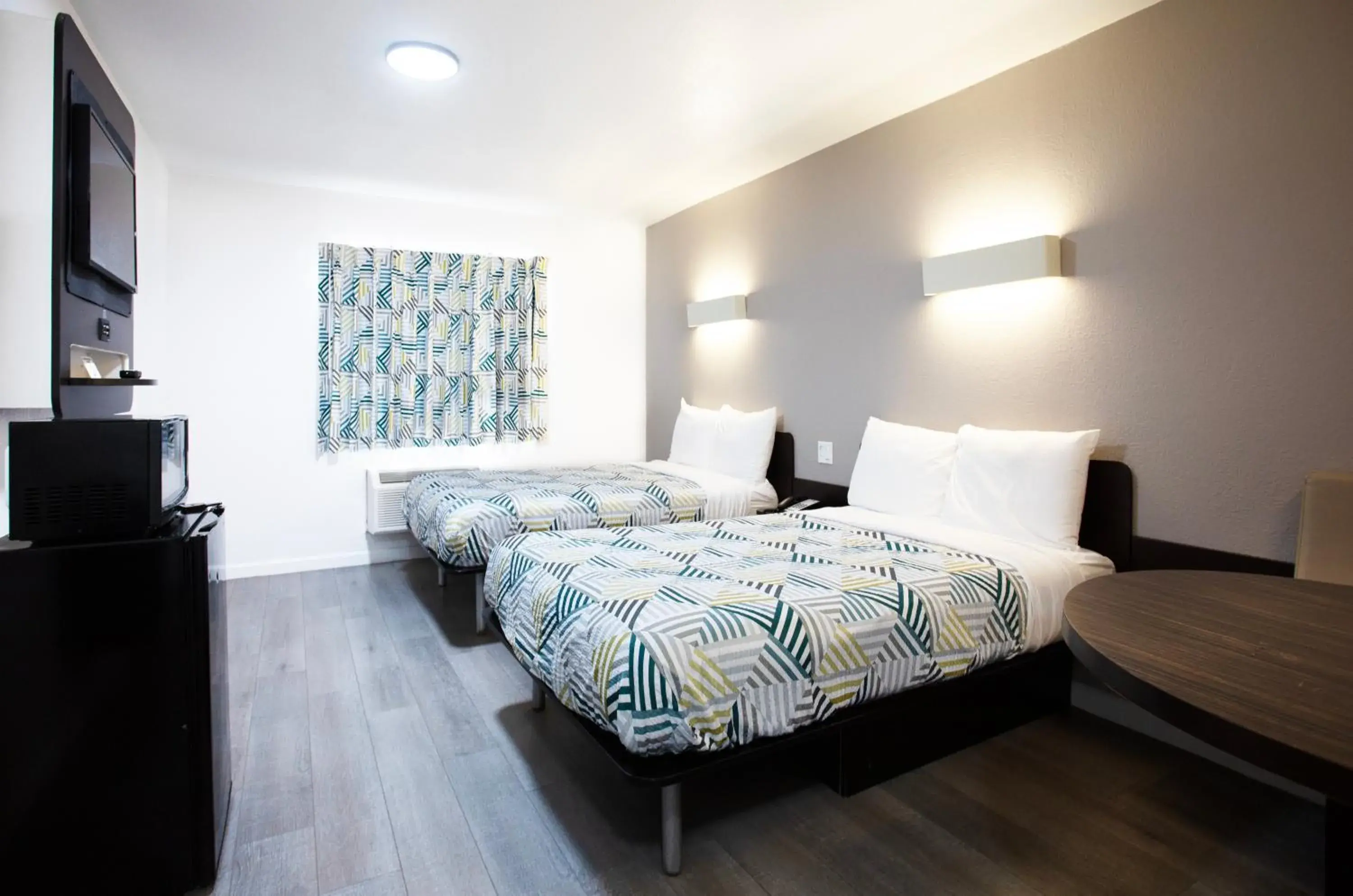 Deluxe Quadruple Room - Non-Smoking in Motel 6 Dallas - Fair Park Deluxe Quadruple Room - Non-Smoking in Motel 6 Dallas - Fair Park