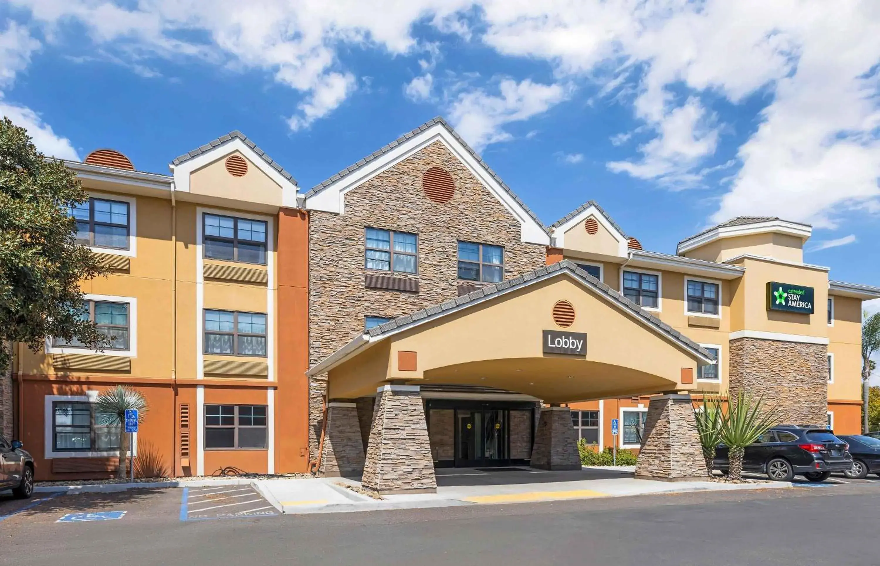 Property building in Extended Stay America Suites - San Diego - Carlsbad Village by the Sea Property building in Extended Stay America Suites - San Diego - Carlsbad Village by the Sea