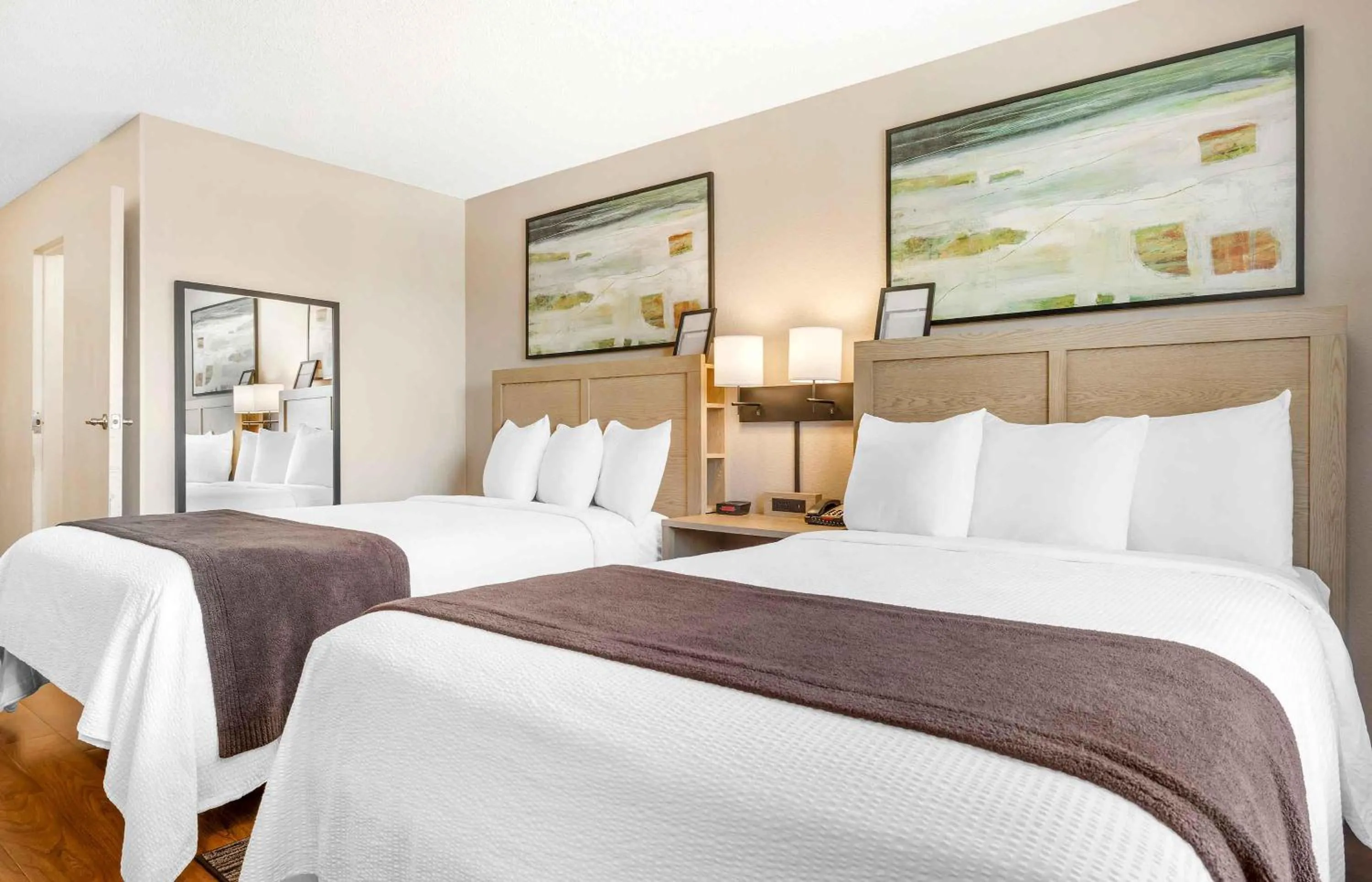 Bedroom, Bed in Extended Stay America Suites - San Diego - Carlsbad Village by the Sea