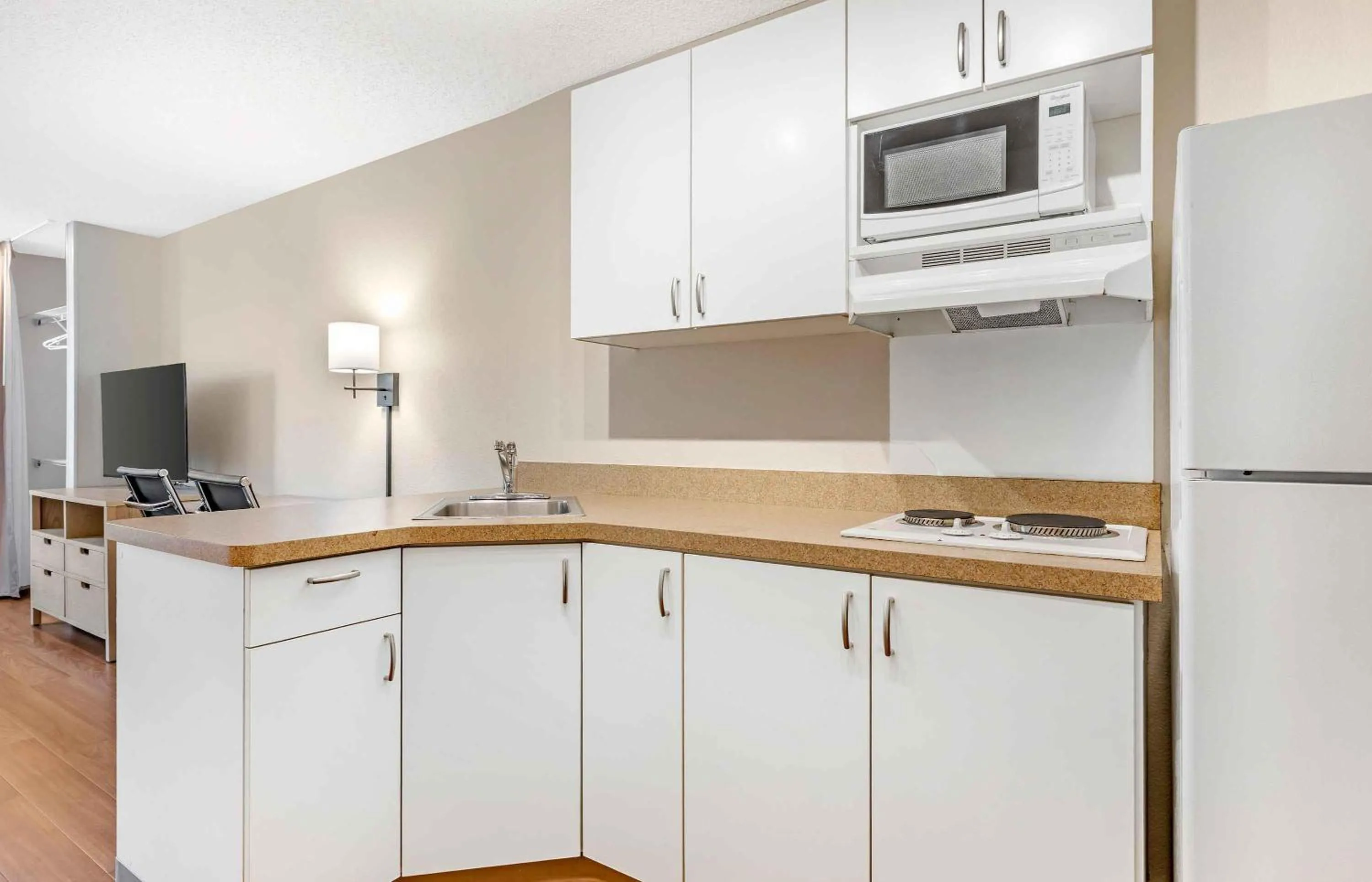Kitchen or kitchenette in Extended Stay America Suites - San Diego - Carlsbad Village by the Sea