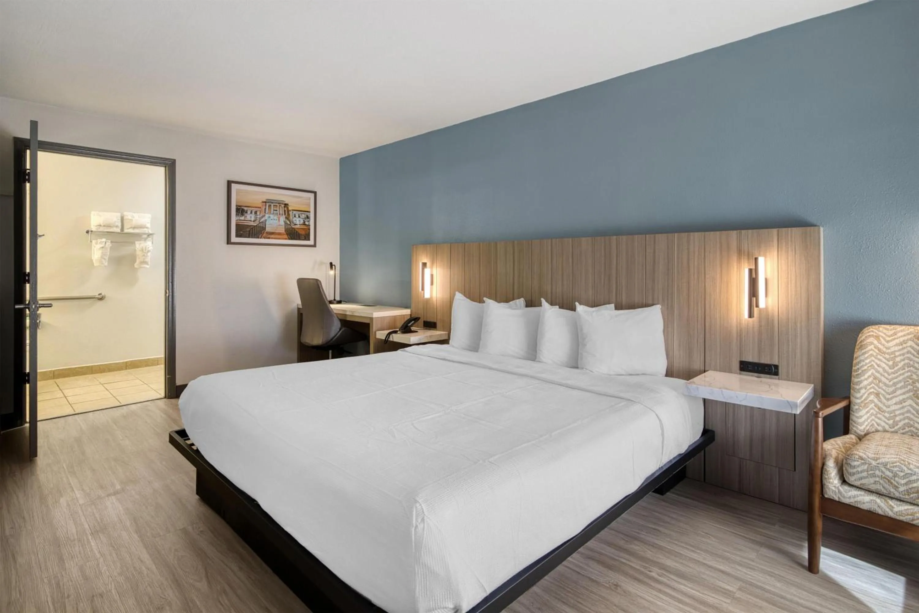 Bedroom, Bed in Best Western Of Walterboro