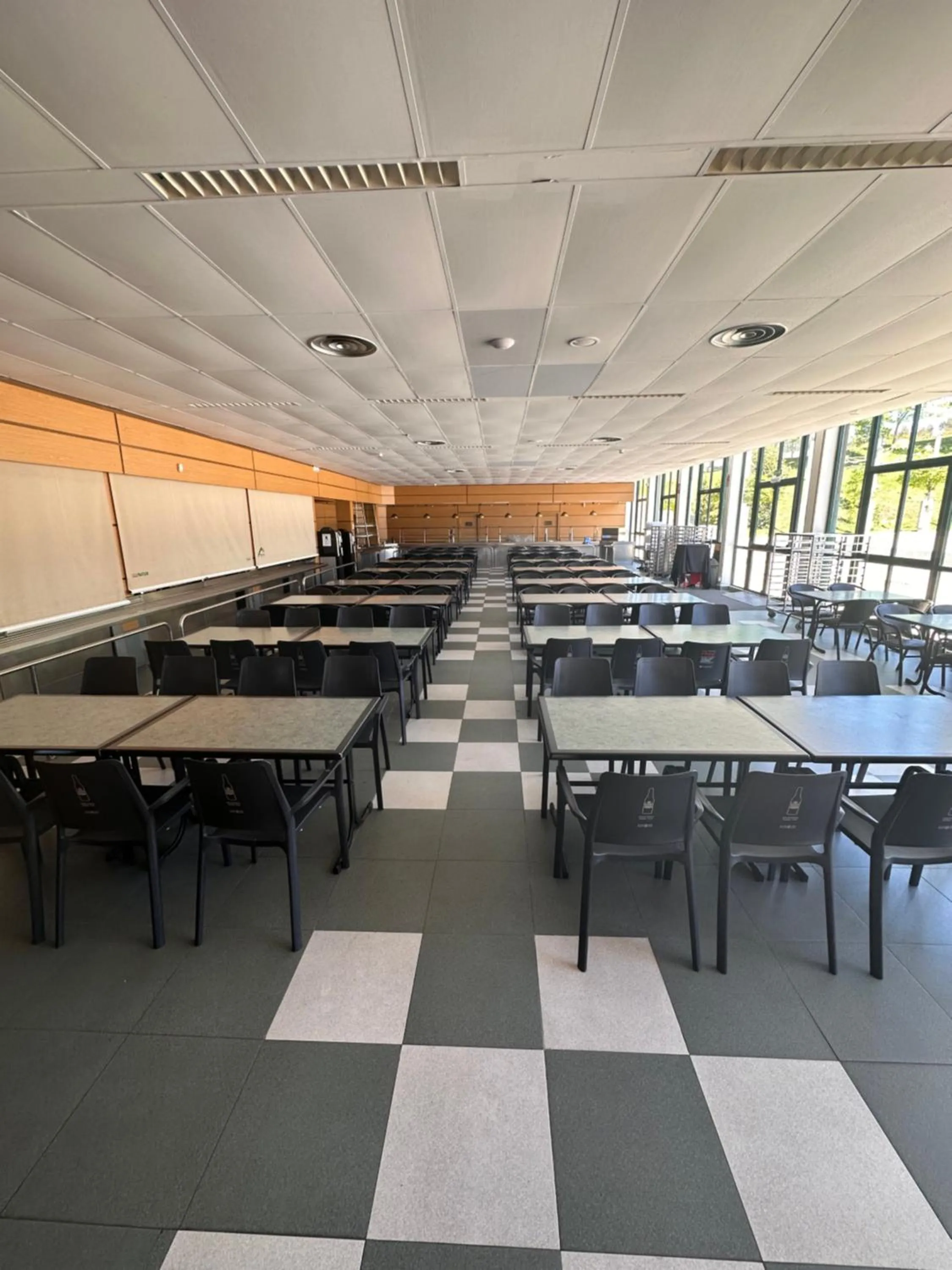 Restaurant/places to eat in Albergue Monte Do Gozo