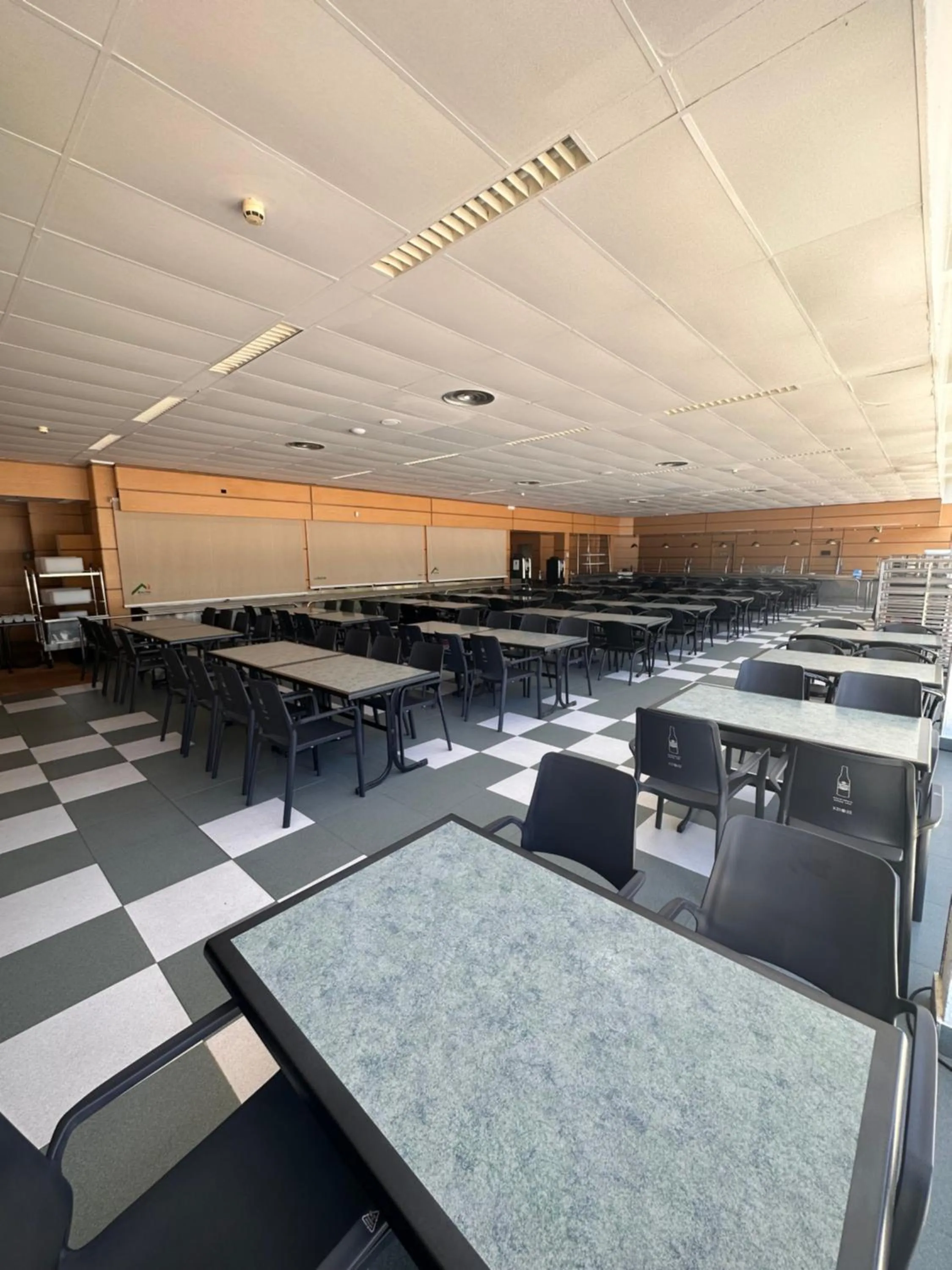 Restaurant/places to eat in Albergue Monte Do Gozo