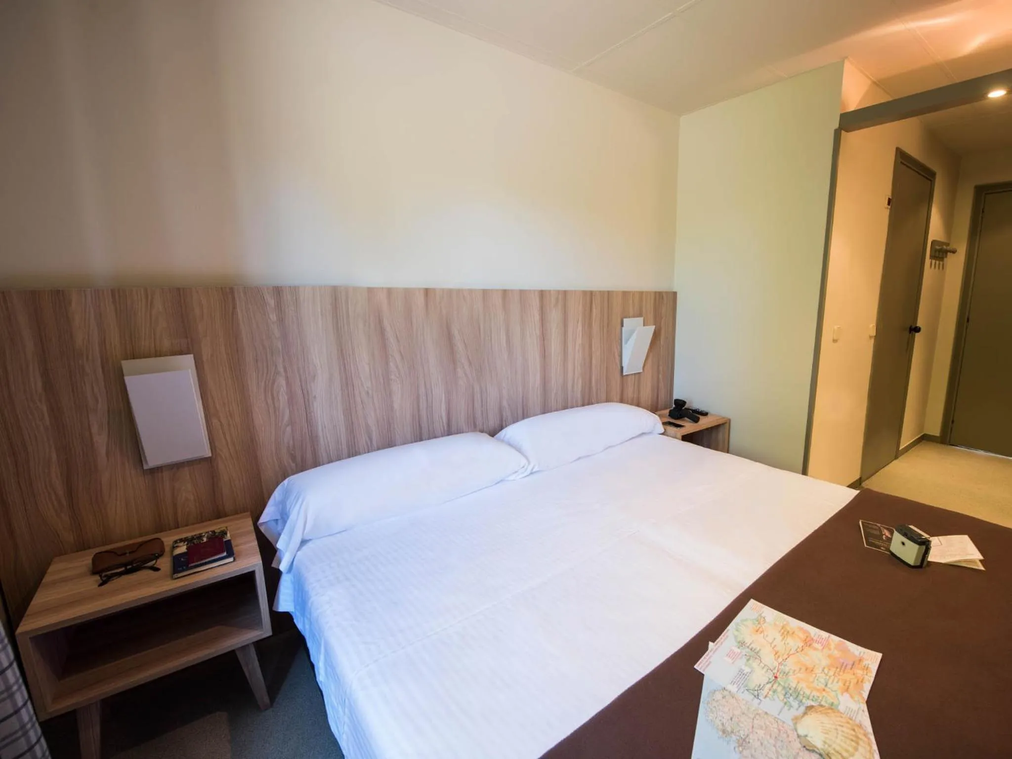 Bedroom, Bed in Albergue Monte Do Gozo