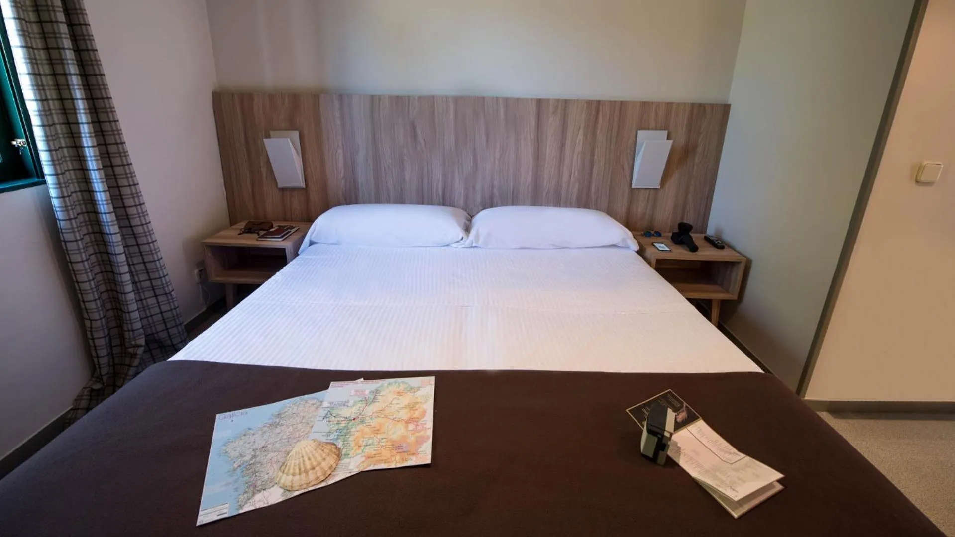 Bed in Albergue Monte Do Gozo