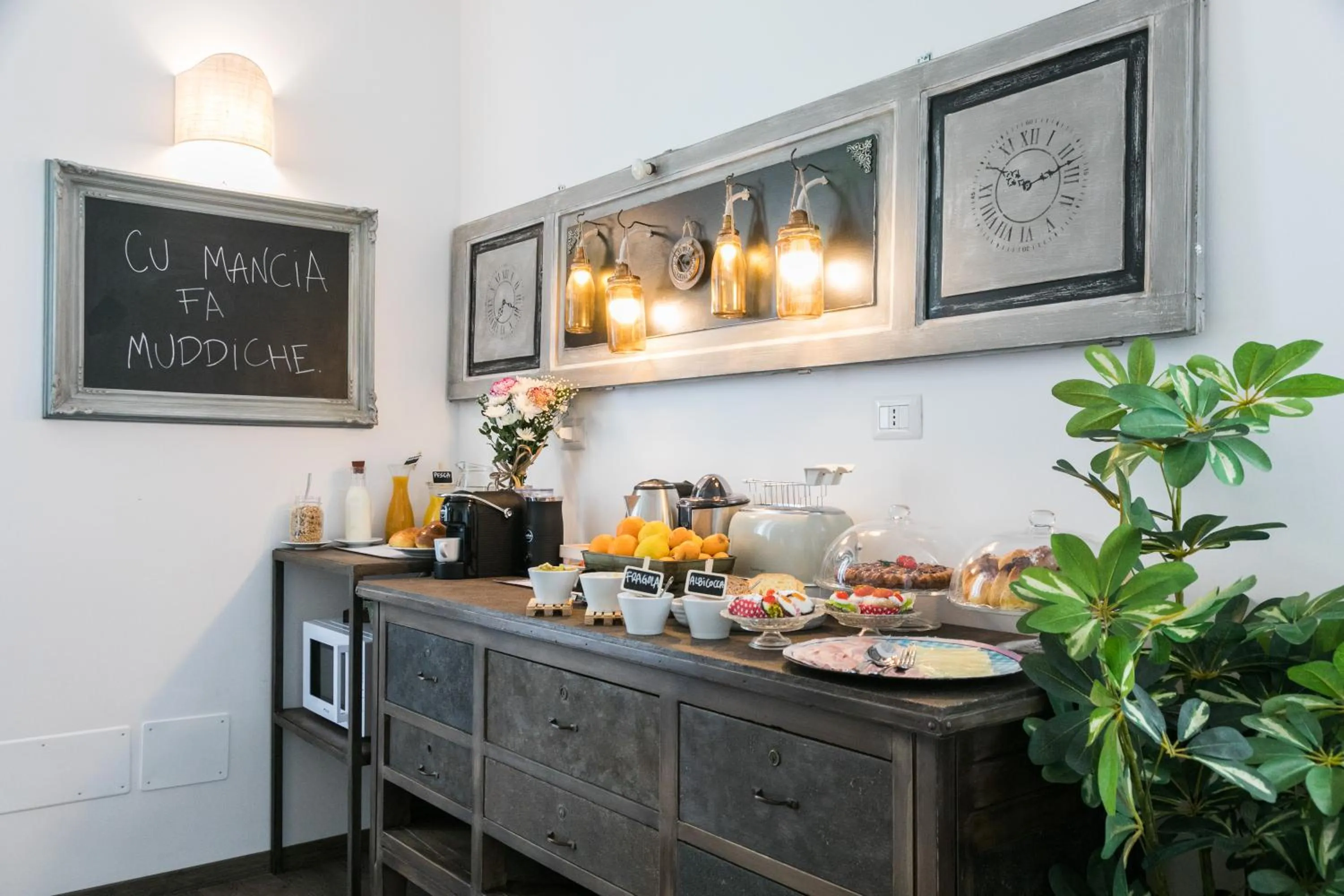 Food and drinks in Addimora Boutique Suites