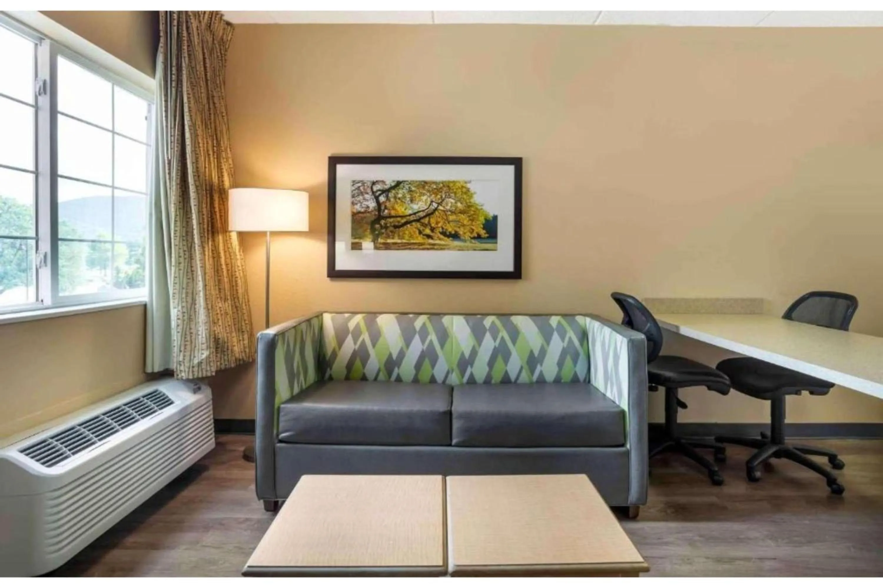 Seating area in Extended Stay America Suites - Fishkill - Route 9