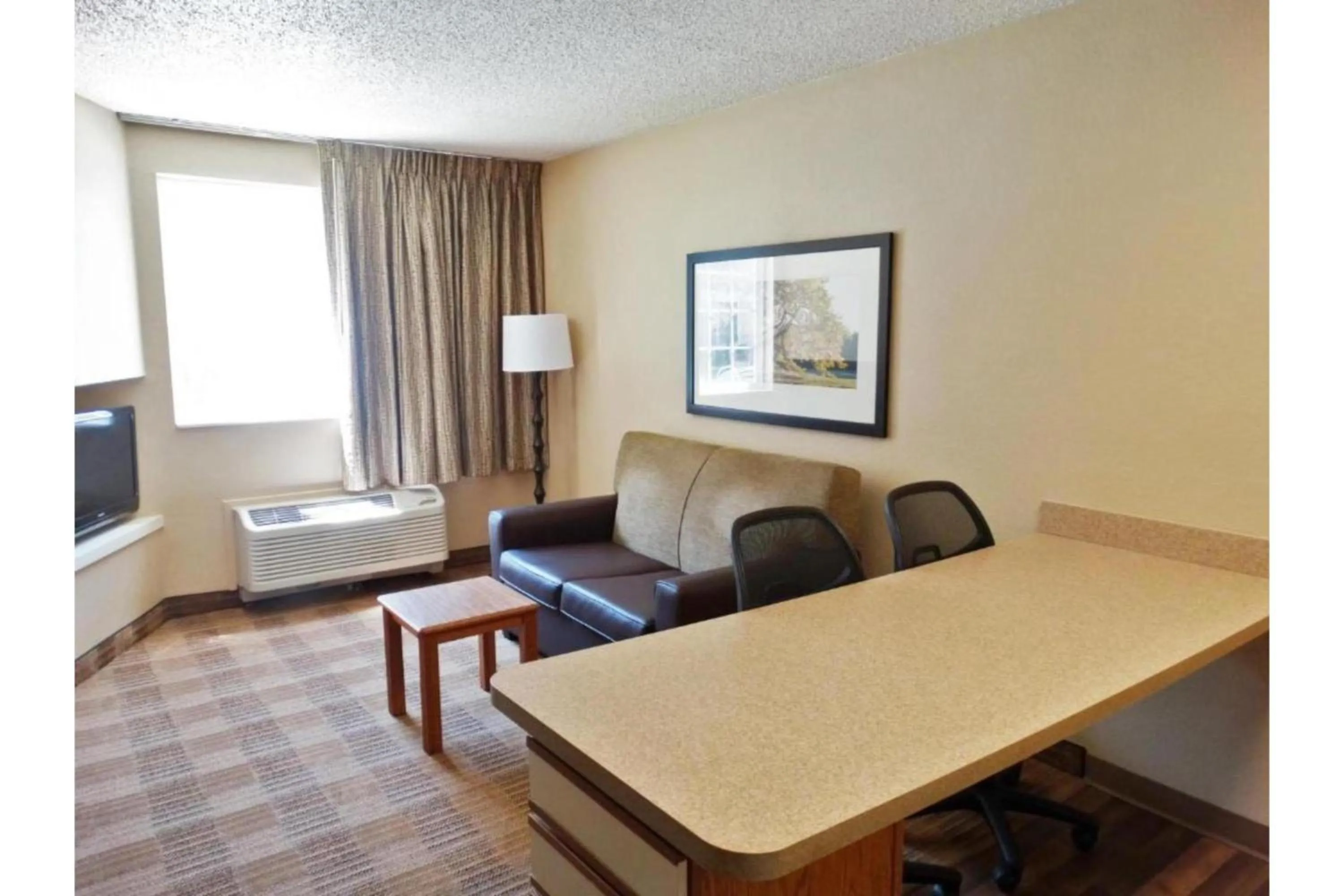 Seating area in Extended Stay America Suites - Fishkill - Route 9