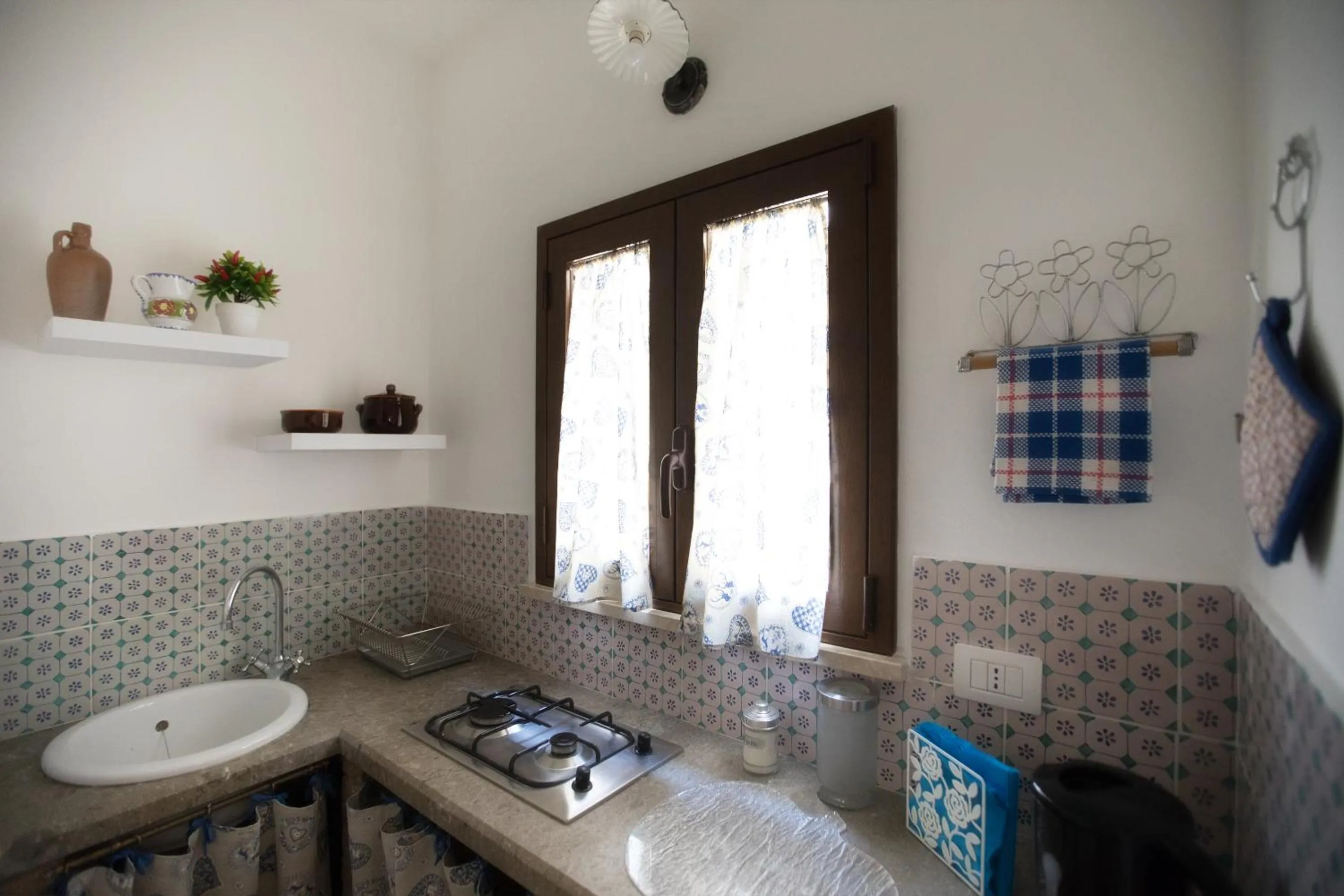 Communal kitchen in Bella Vista b&b