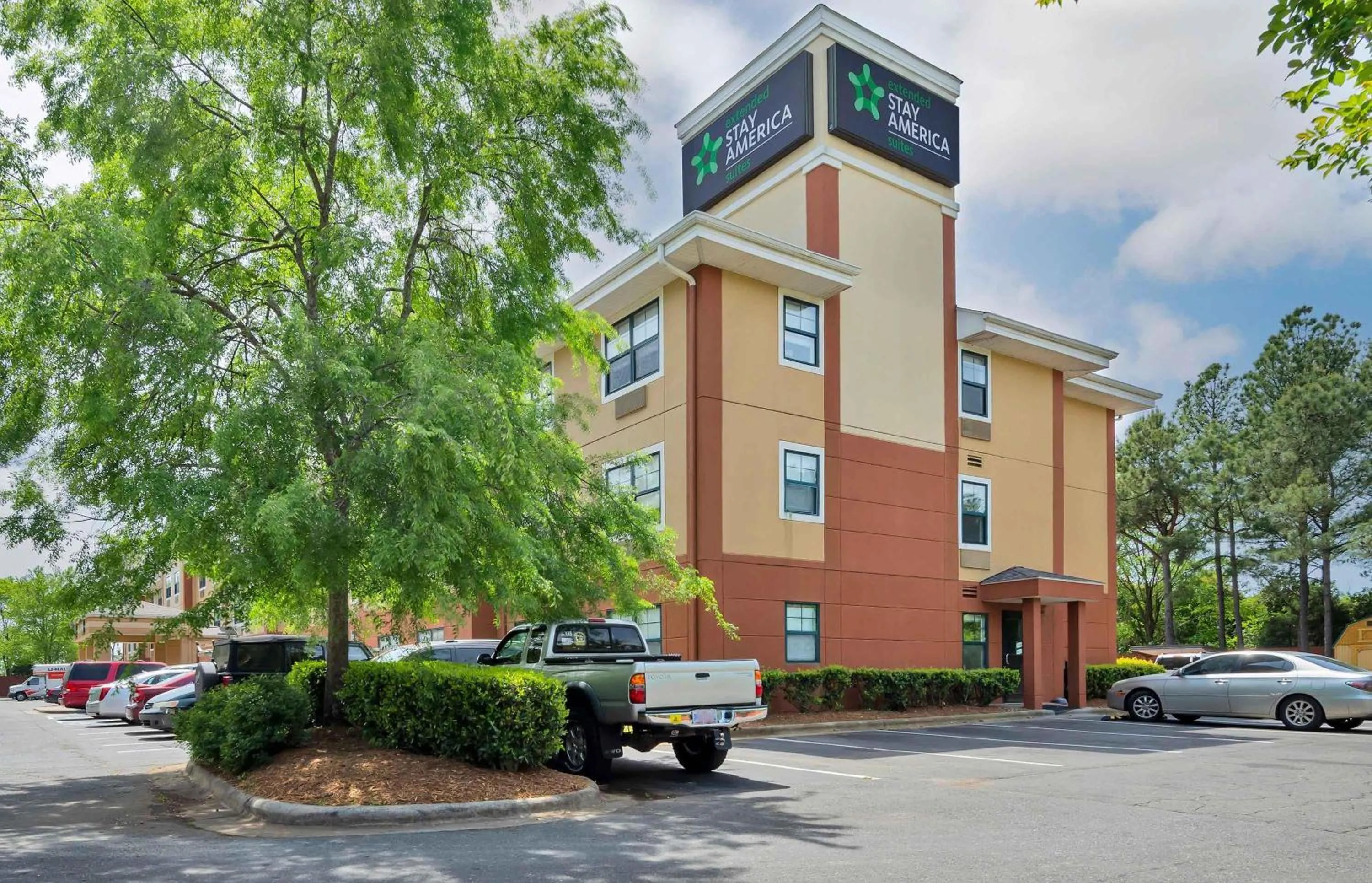 Property building in Extended Stay America Suites - Charlotte - Pineville - Park Rd