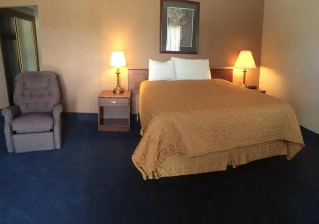 Sunflower Inn & Suites - Garden City