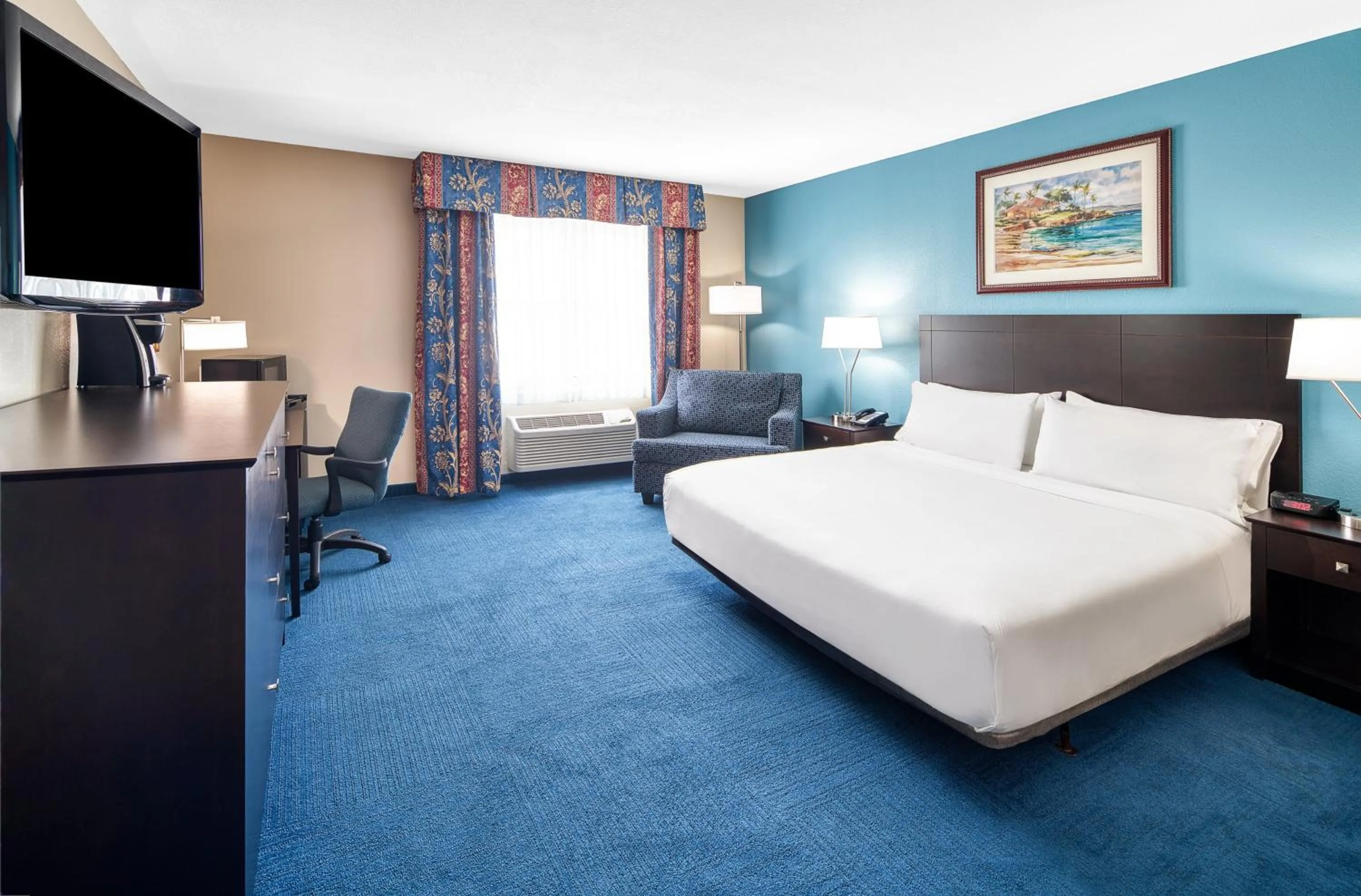 Photo of the whole room, Bed in Holiday Inn Express & Suites Miami Kendall by IHG