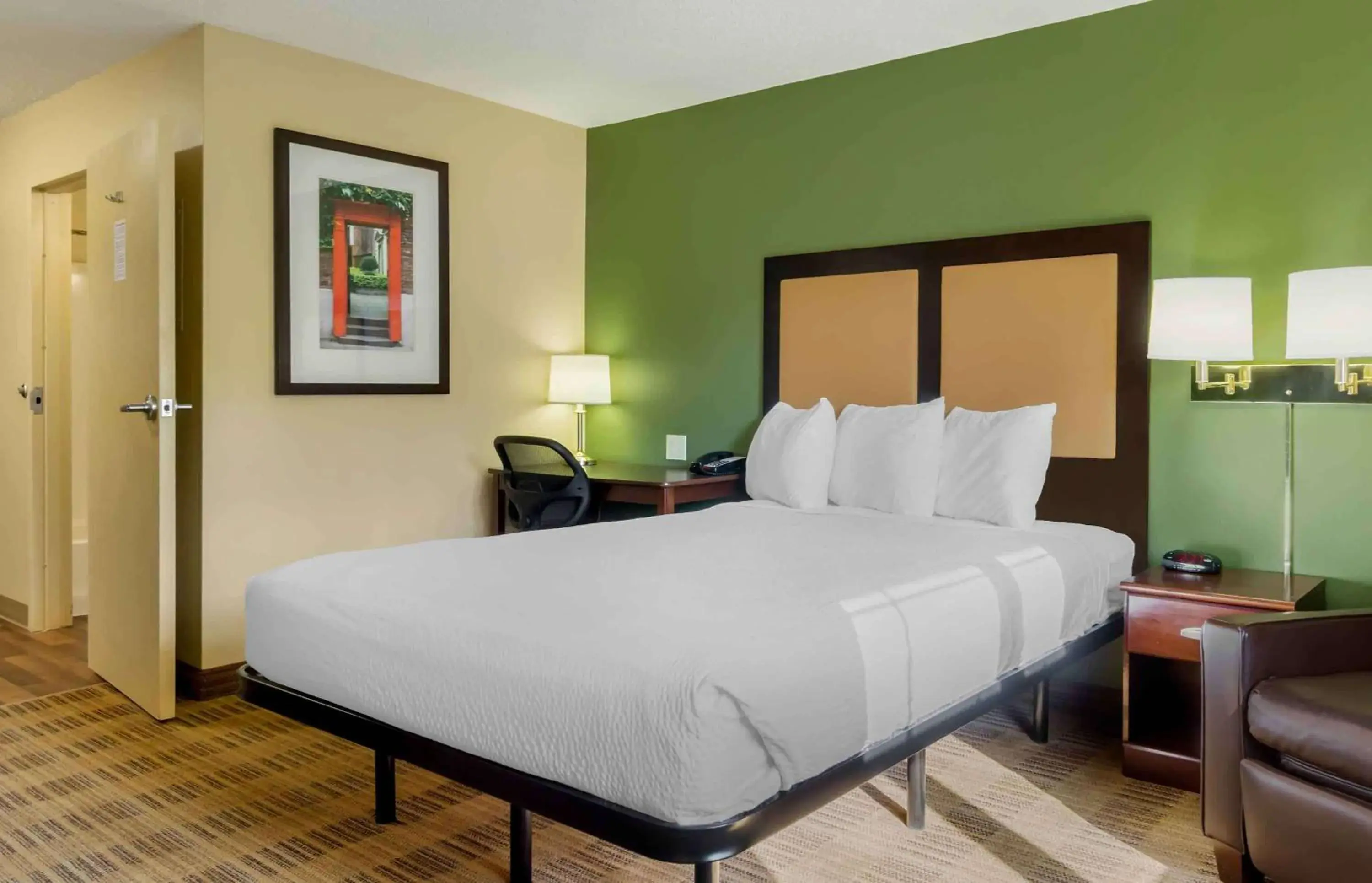 Bedroom, Bed in Extended Stay America Suites - Olympia - Tumwater Bedroom, Bed in Extended Stay America Suites - Olympia - Tumwater