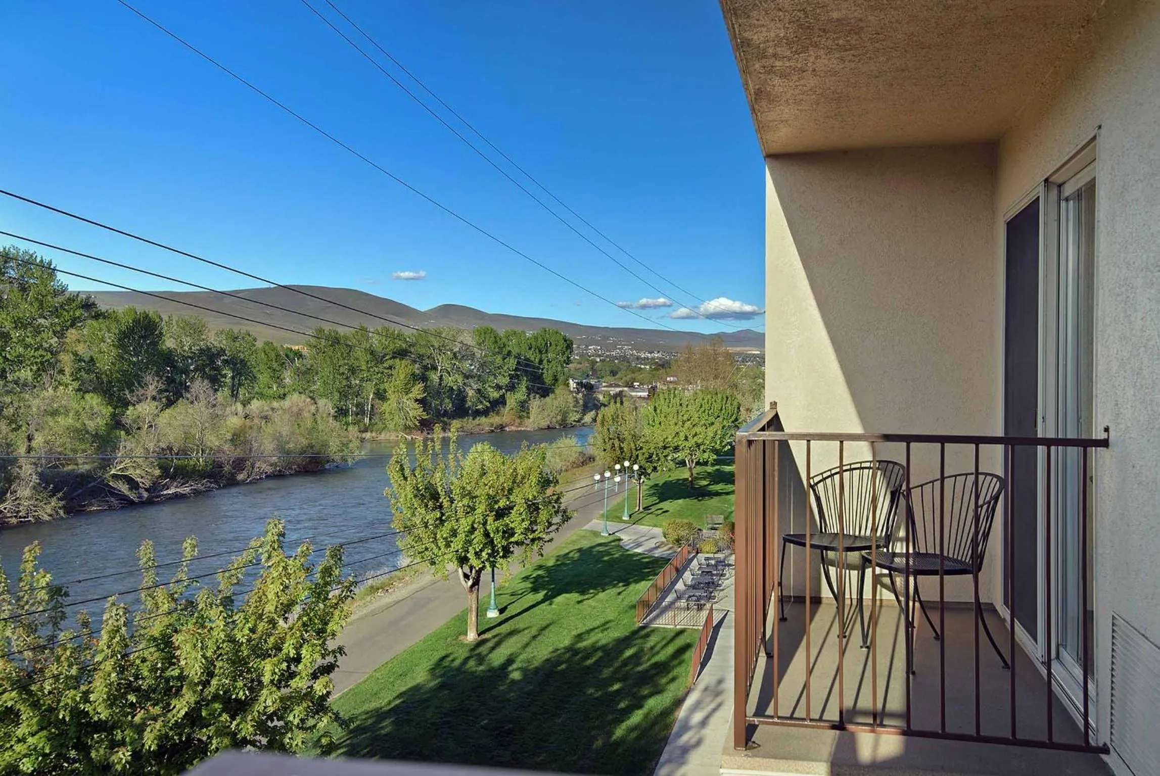 Balcony/Terrace in Oxford Suites Yakima