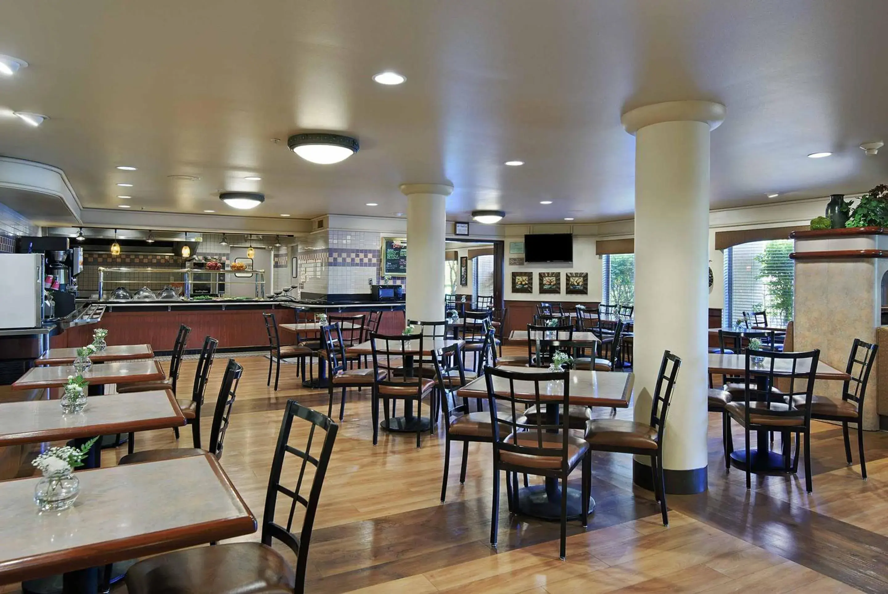 Restaurant/places to eat in Oxford Suites Yakima Restaurant/places to eat in Oxford Suites Yakima