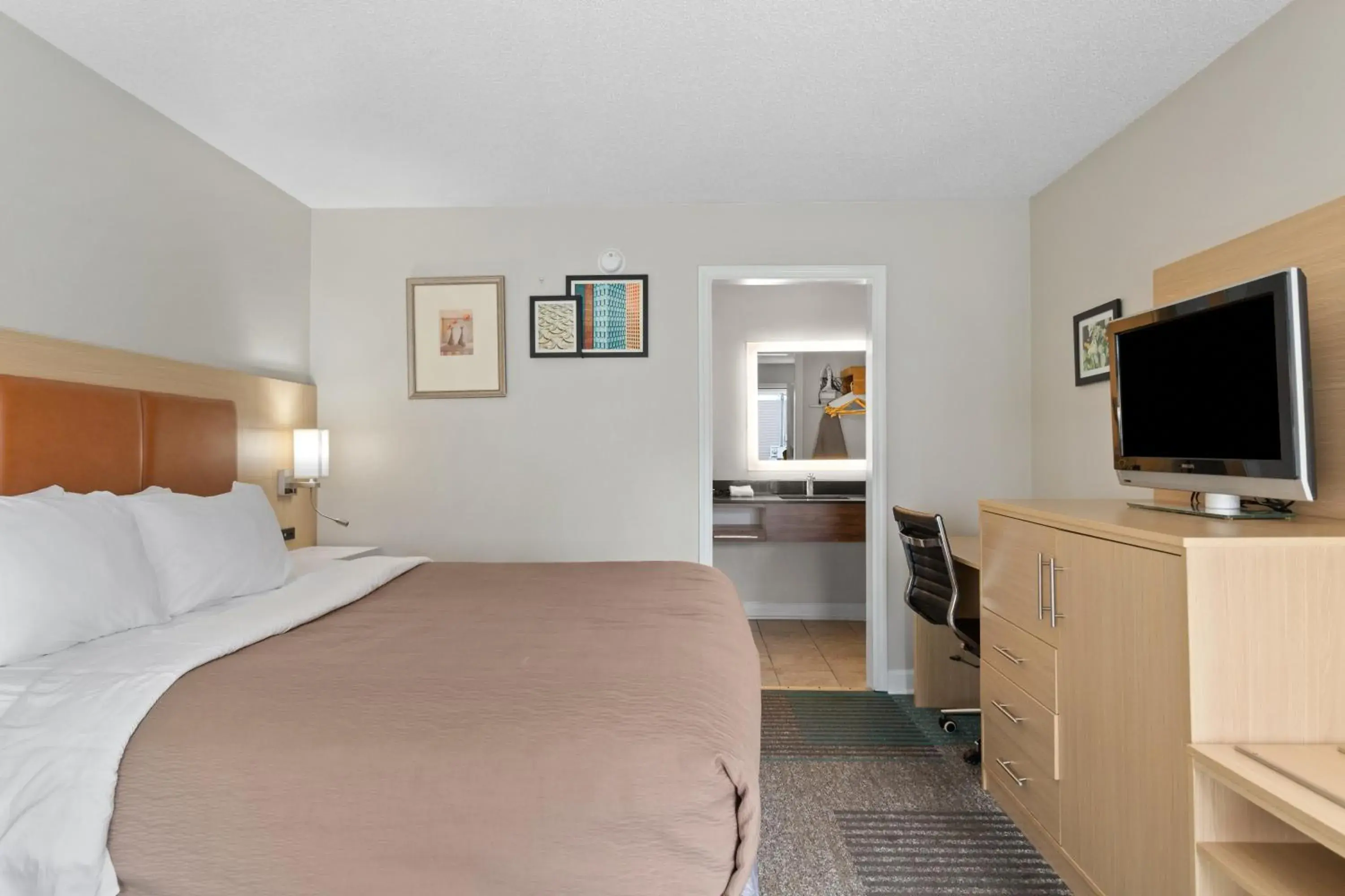 Bed in Richland Inn of Columbia Bed in Richland Inn of Columbia