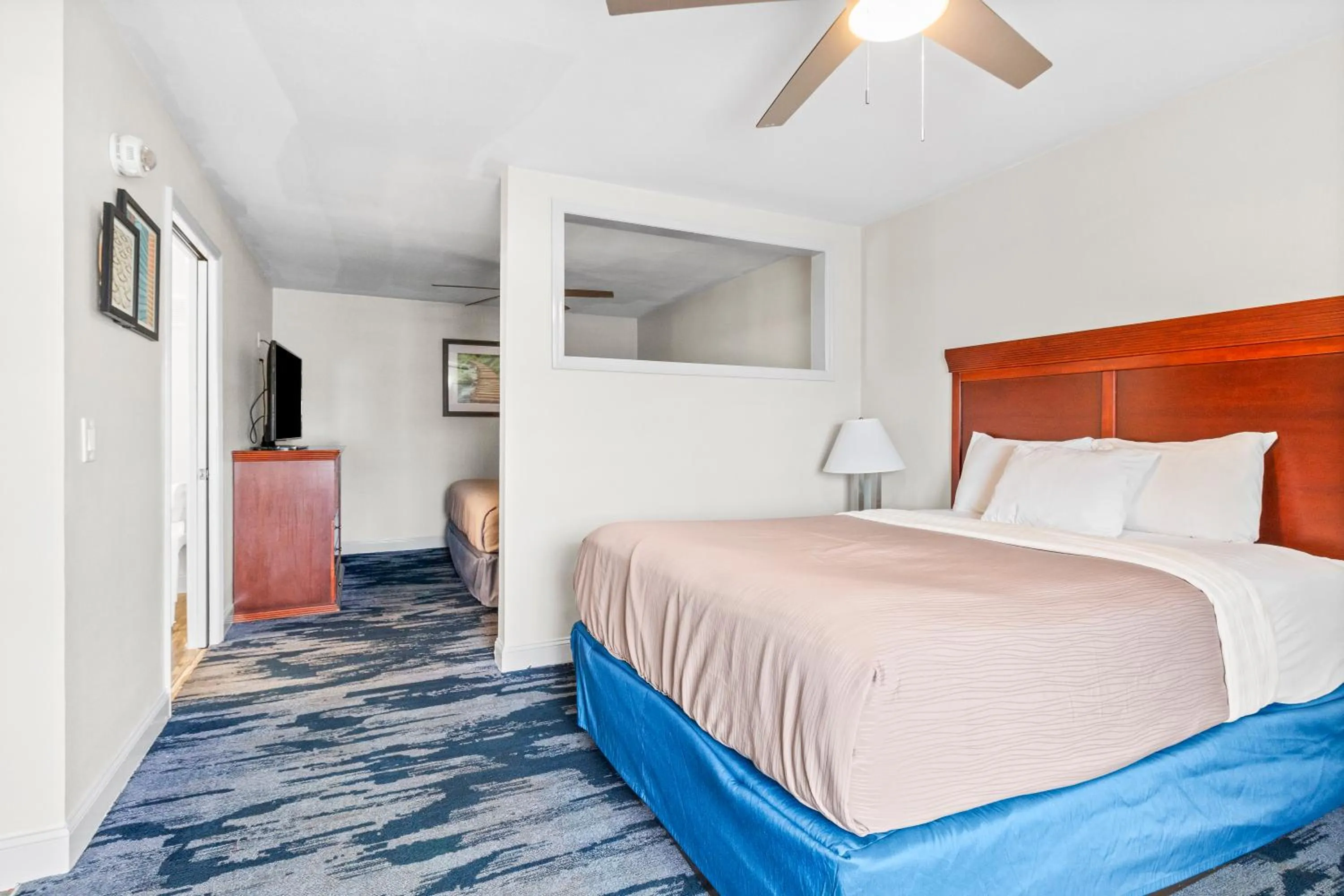 Bed in Richland Inn of Columbia