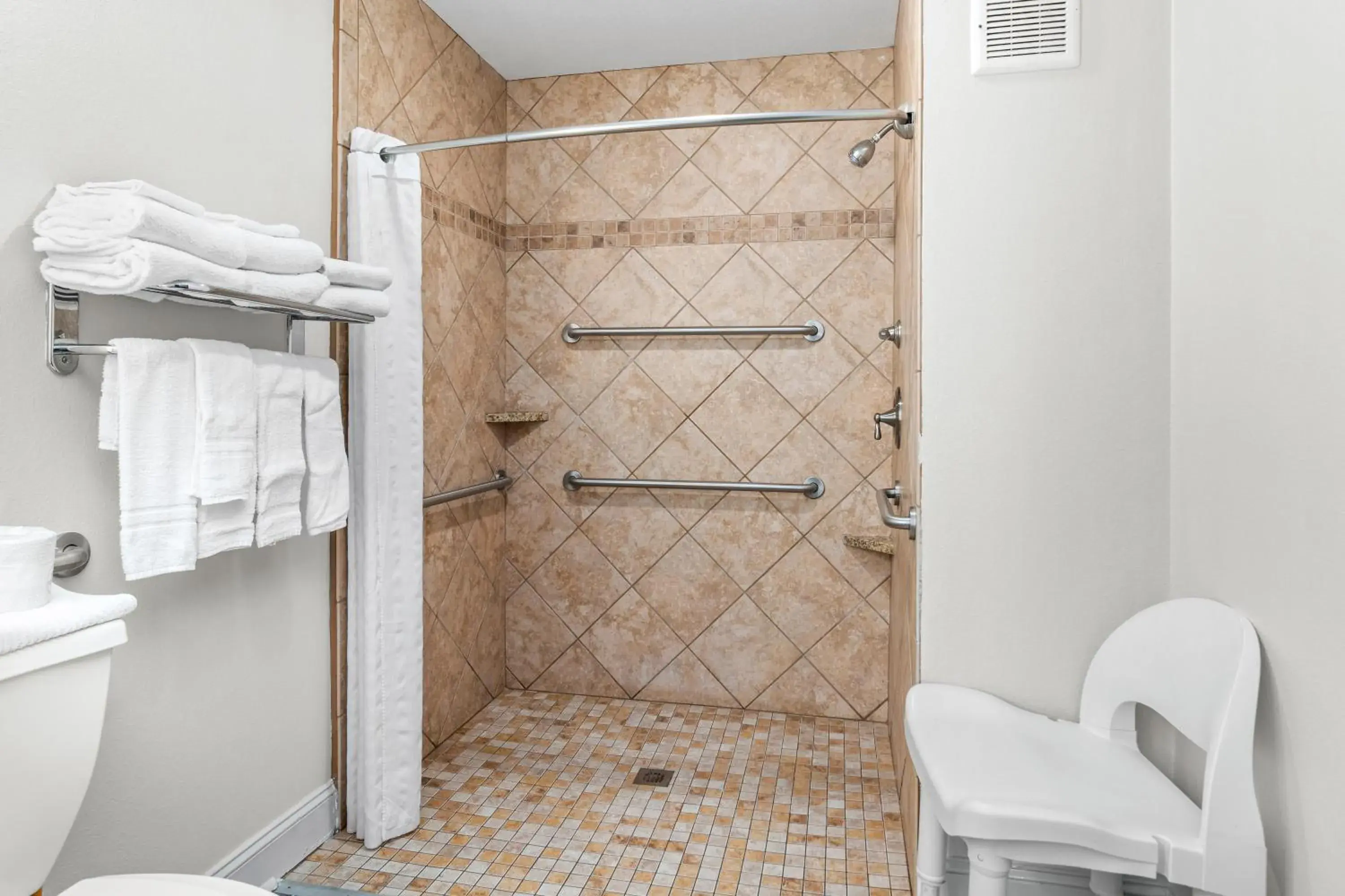 Family Room - Disability Access in Richland Inn of Columbia Family Room - Disability Access in Richland Inn of Columbia