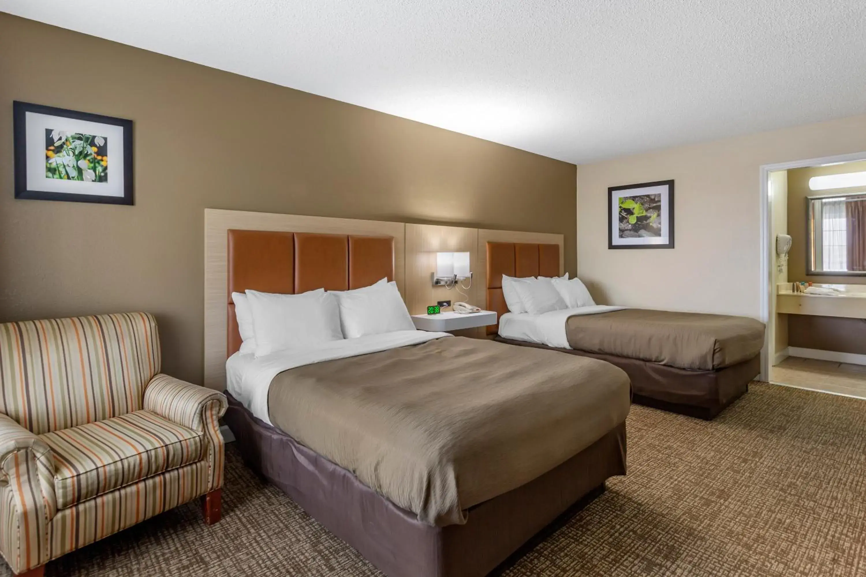 Bed in Richland Inn of Columbia Bed in Richland Inn of Columbia