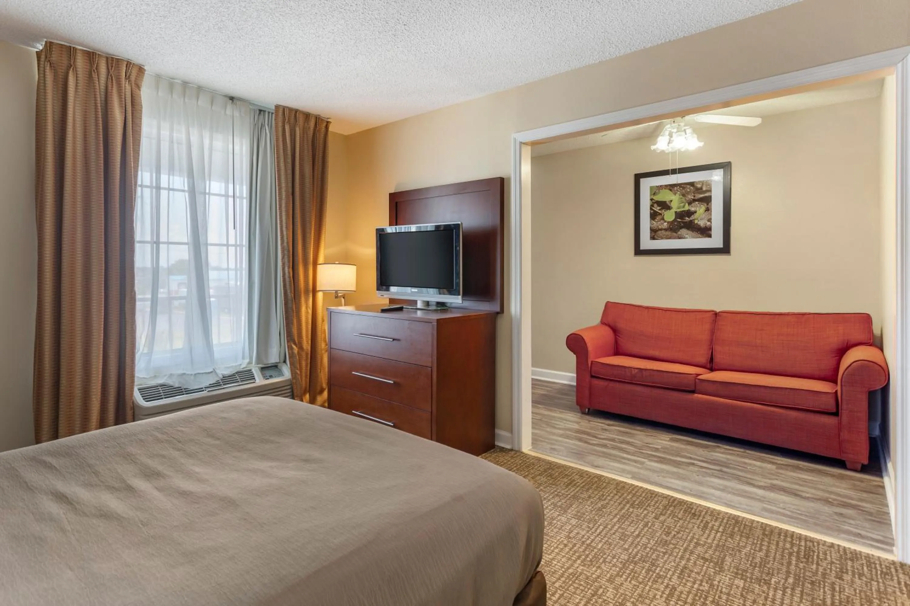 Bed in Richland Inn of Columbia