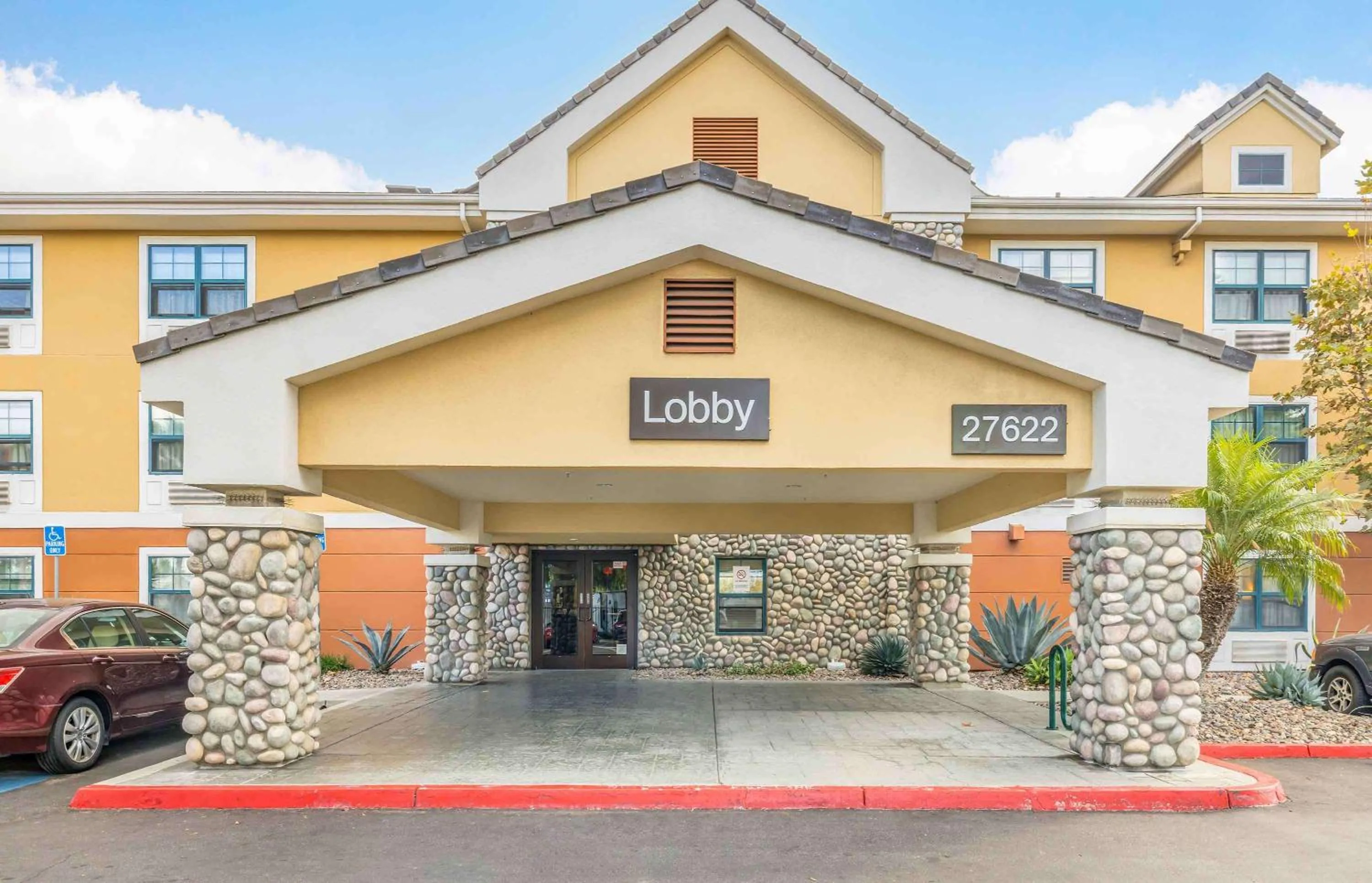 Property building in Extended Stay America Suites - Temecula - Wine Country