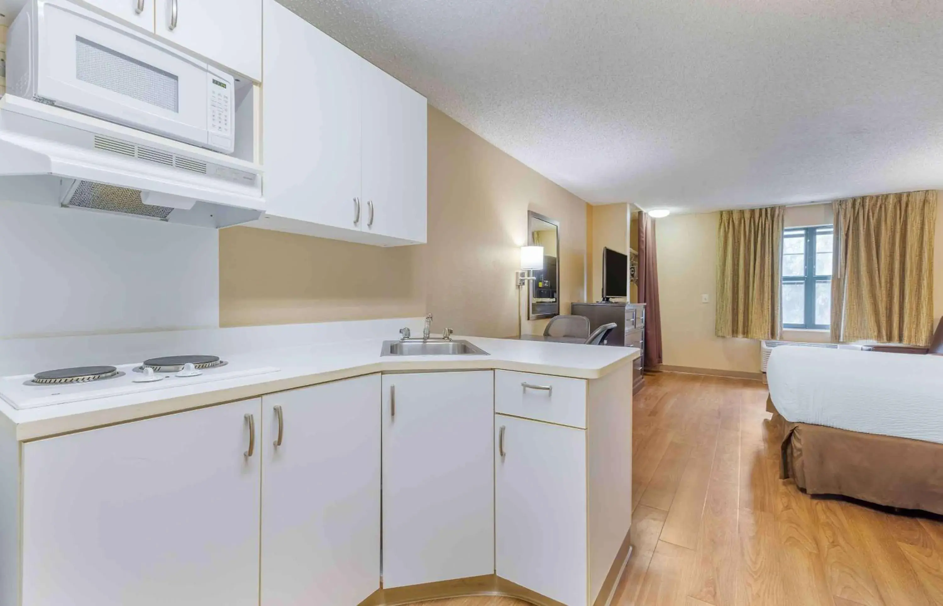 Bedroom in Extended Stay America Suites - Temecula - Wine Country Bedroom in Extended Stay America Suites - Temecula - Wine Country