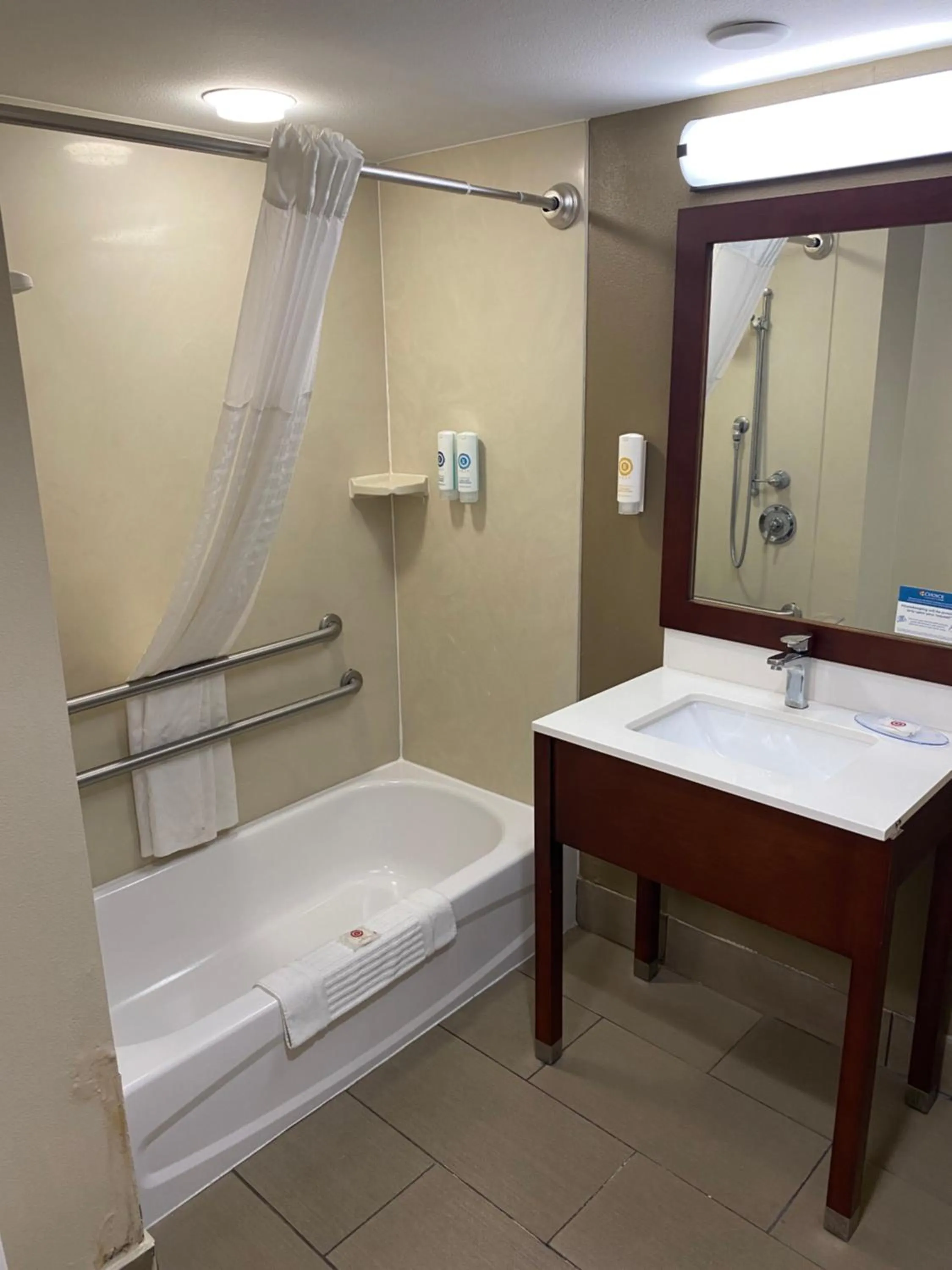Shower in Comfort Inn & Suites Cordele