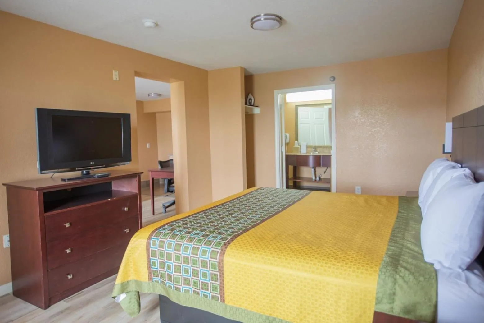 King Suite in The Crossroads Hotel and Suites Irving