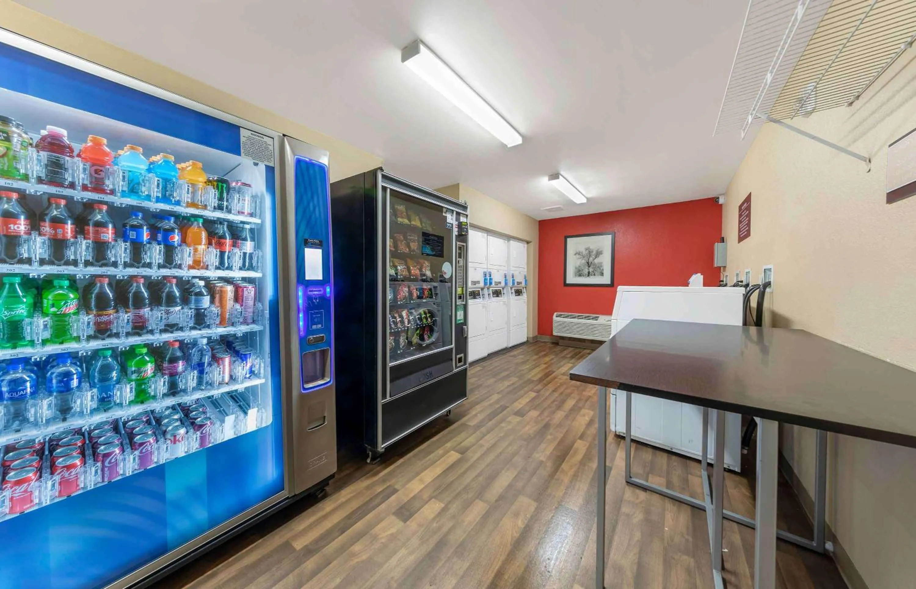 Property building in Extended Stay America Suites - Los Angeles - Carson