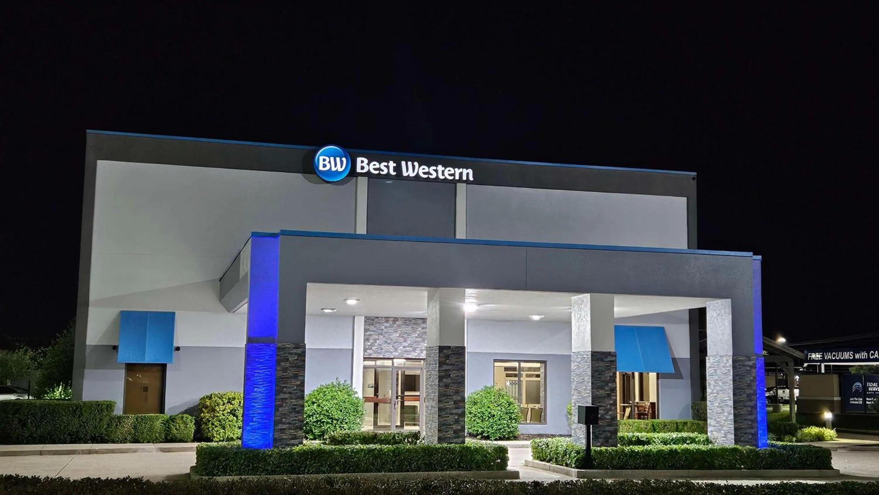 Property building in Best Western Hopkinsville KY - BRAND NEW ROOMS