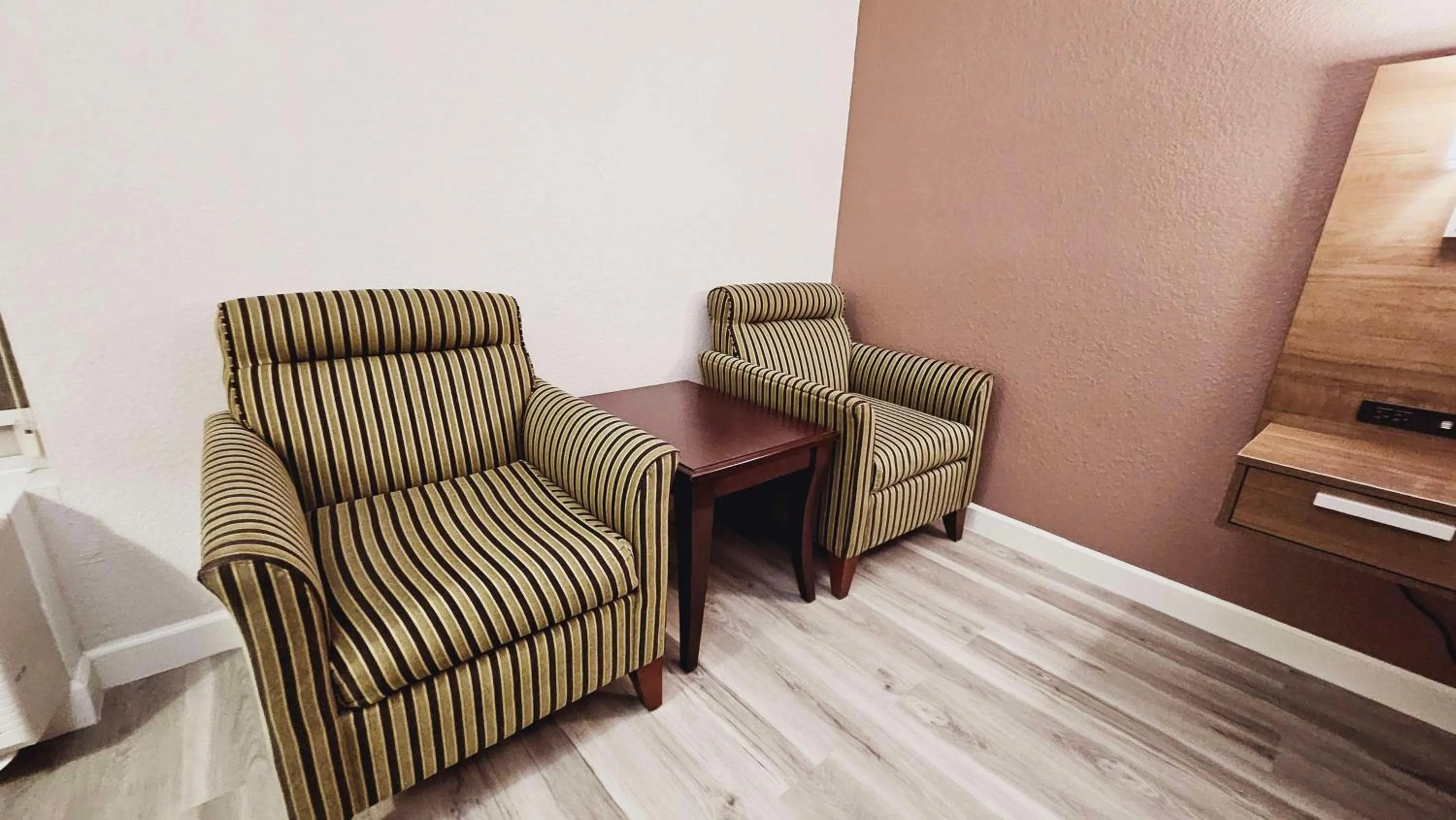 Bedroom in Best Western Hopkinsville KY - BRAND NEW ROOMS