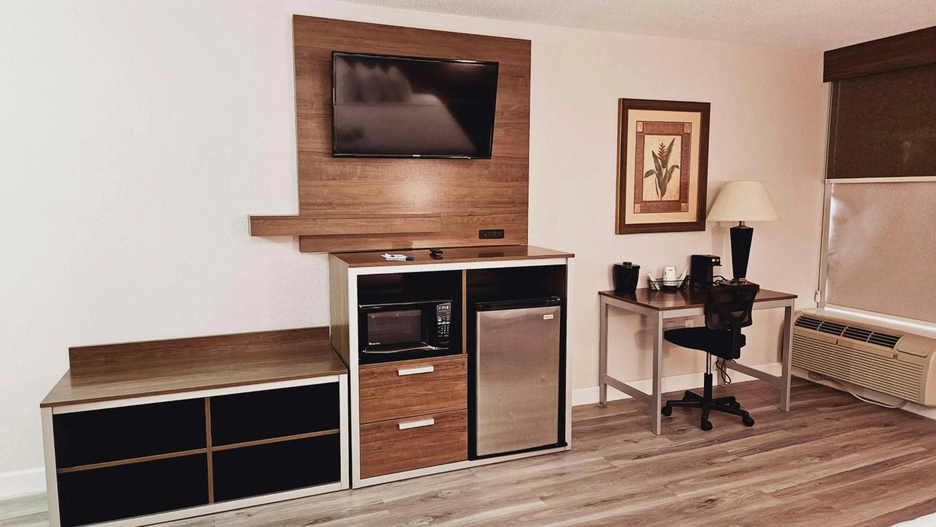 Bedroom in Best Western Hopkinsville KY - BRAND NEW ROOMS