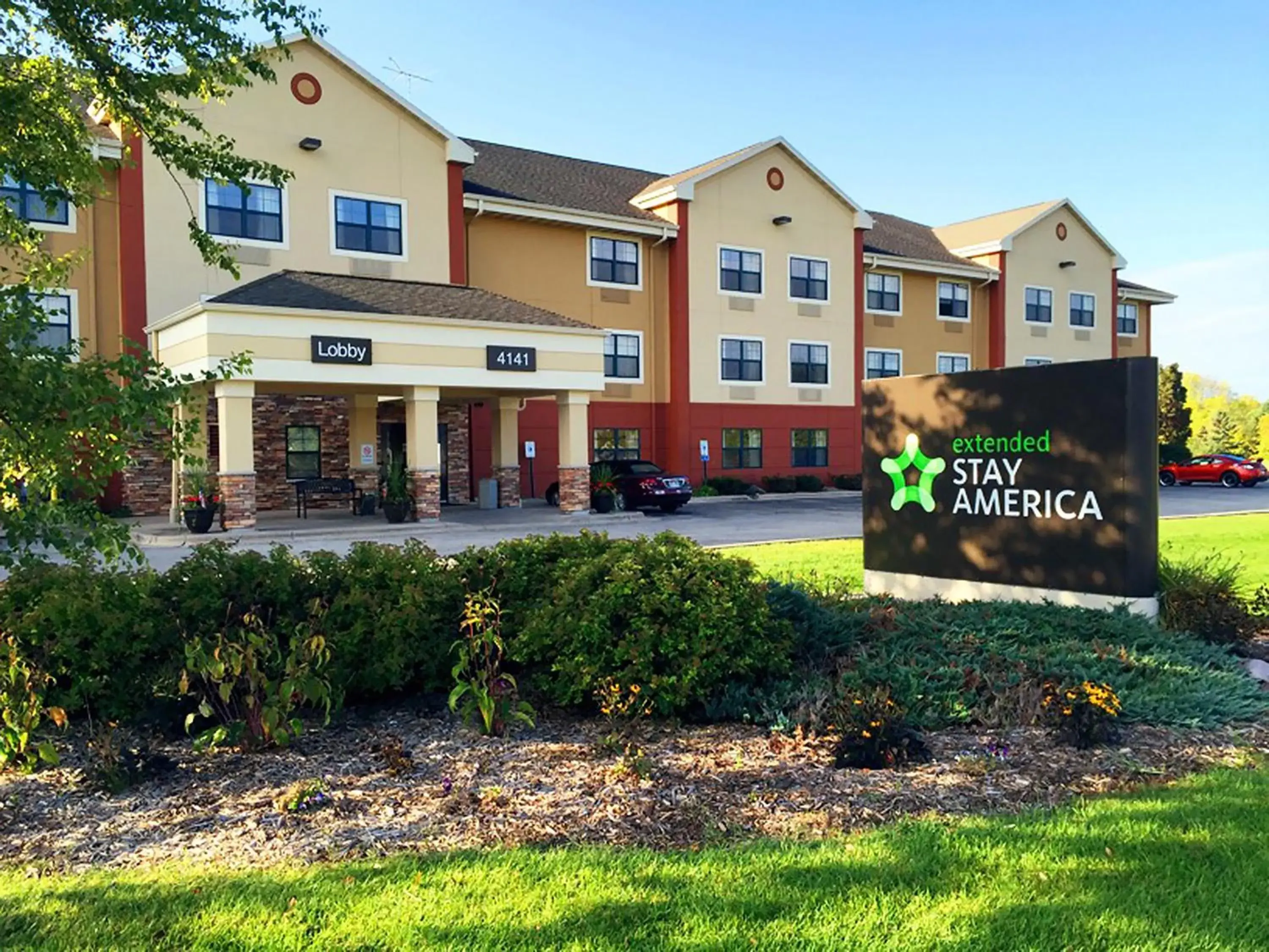 Property building in Extended Stay America Select Suites - Appleton - Fox Cities Property building in Extended Stay America Select Suites - Appleton - Fox Cities