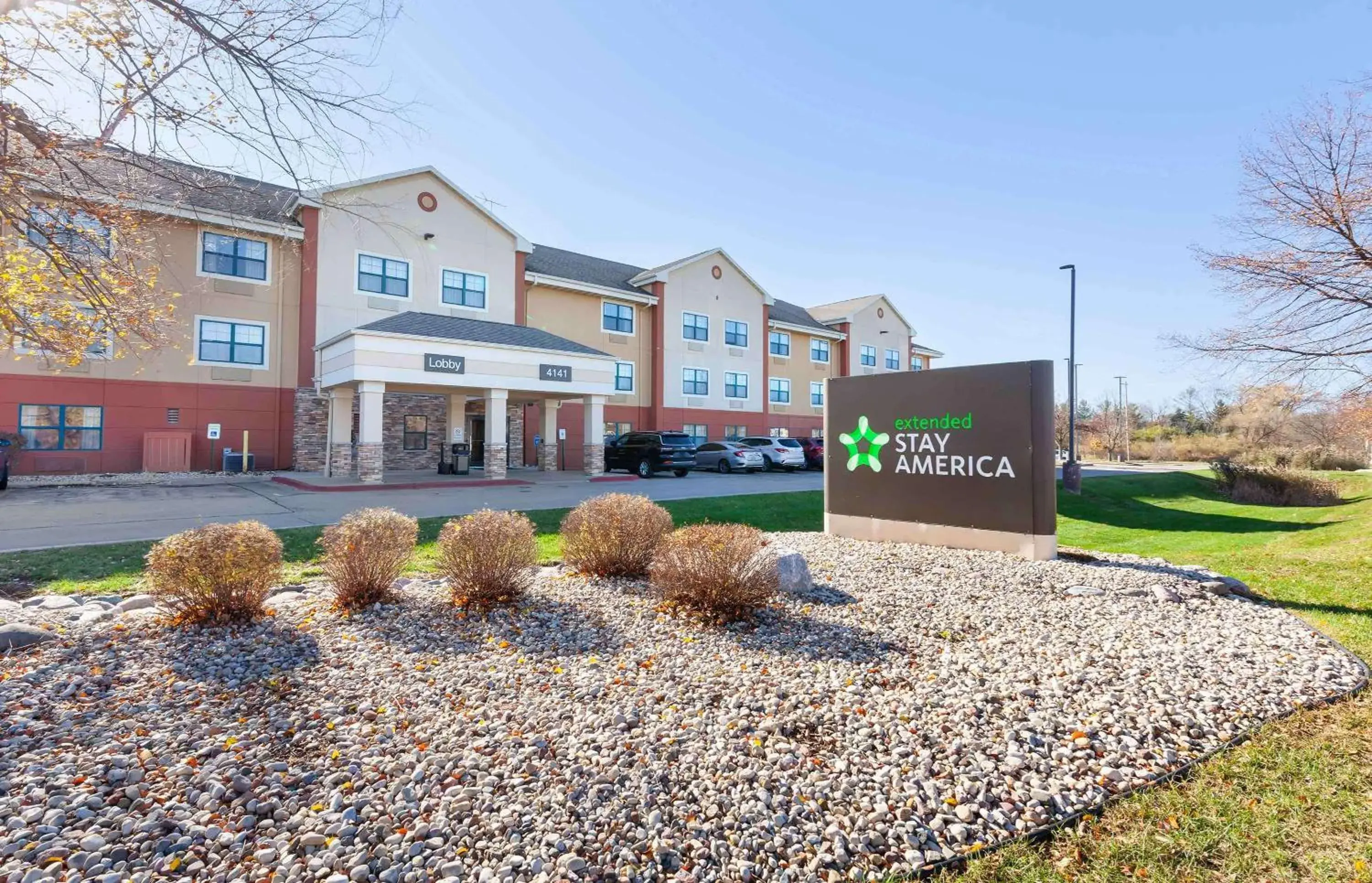 Property building in Extended Stay America Select Suites - Appleton - Fox Cities Property building in Extended Stay America Select Suites - Appleton - Fox Cities