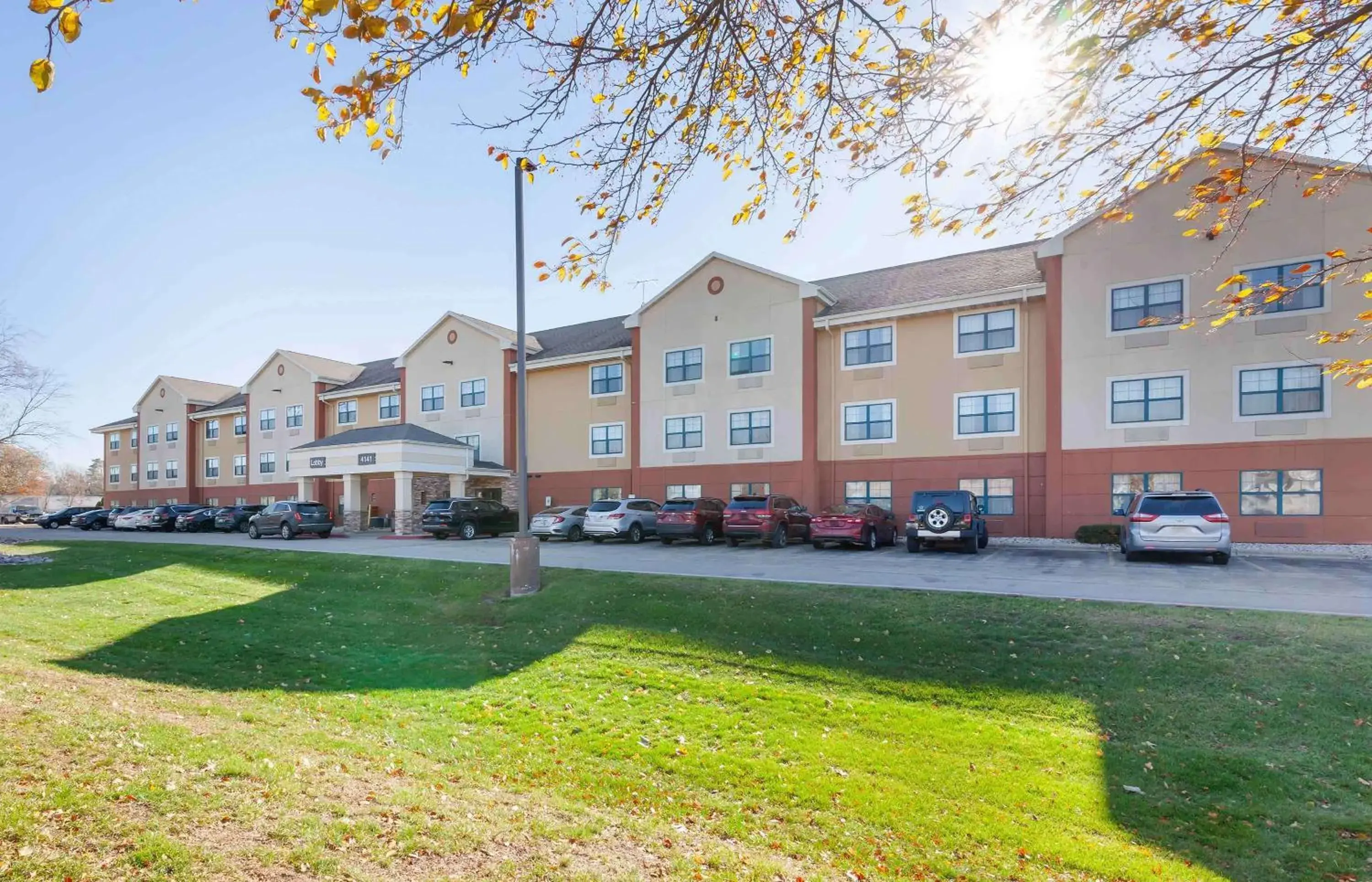 Property building in Extended Stay America Select Suites - Appleton - Fox Cities Property building in Extended Stay America Select Suites - Appleton - Fox Cities