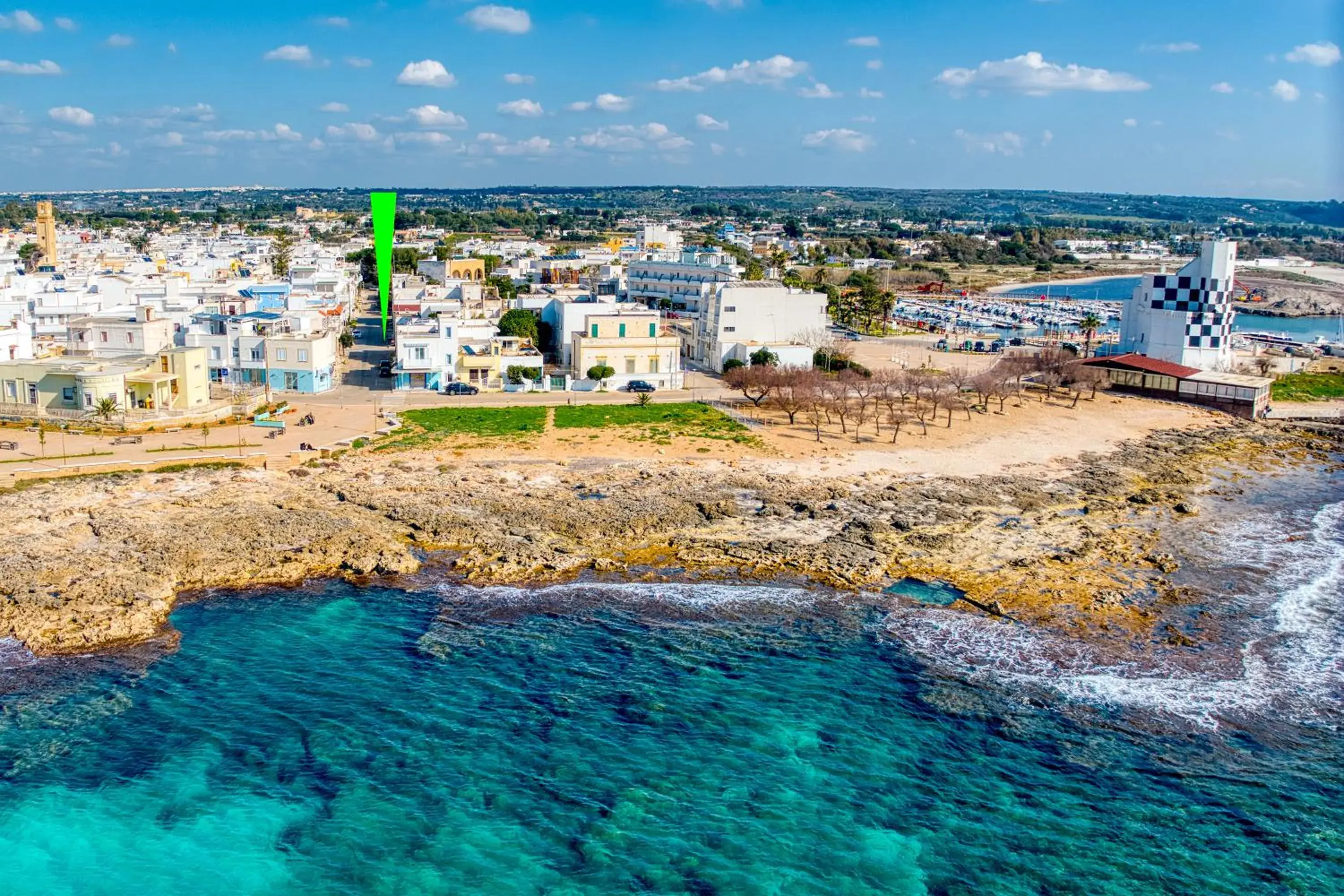 IL Comandante a 100 m dalla spiaggia IL Comandante a 100 m dalla spiaggia
