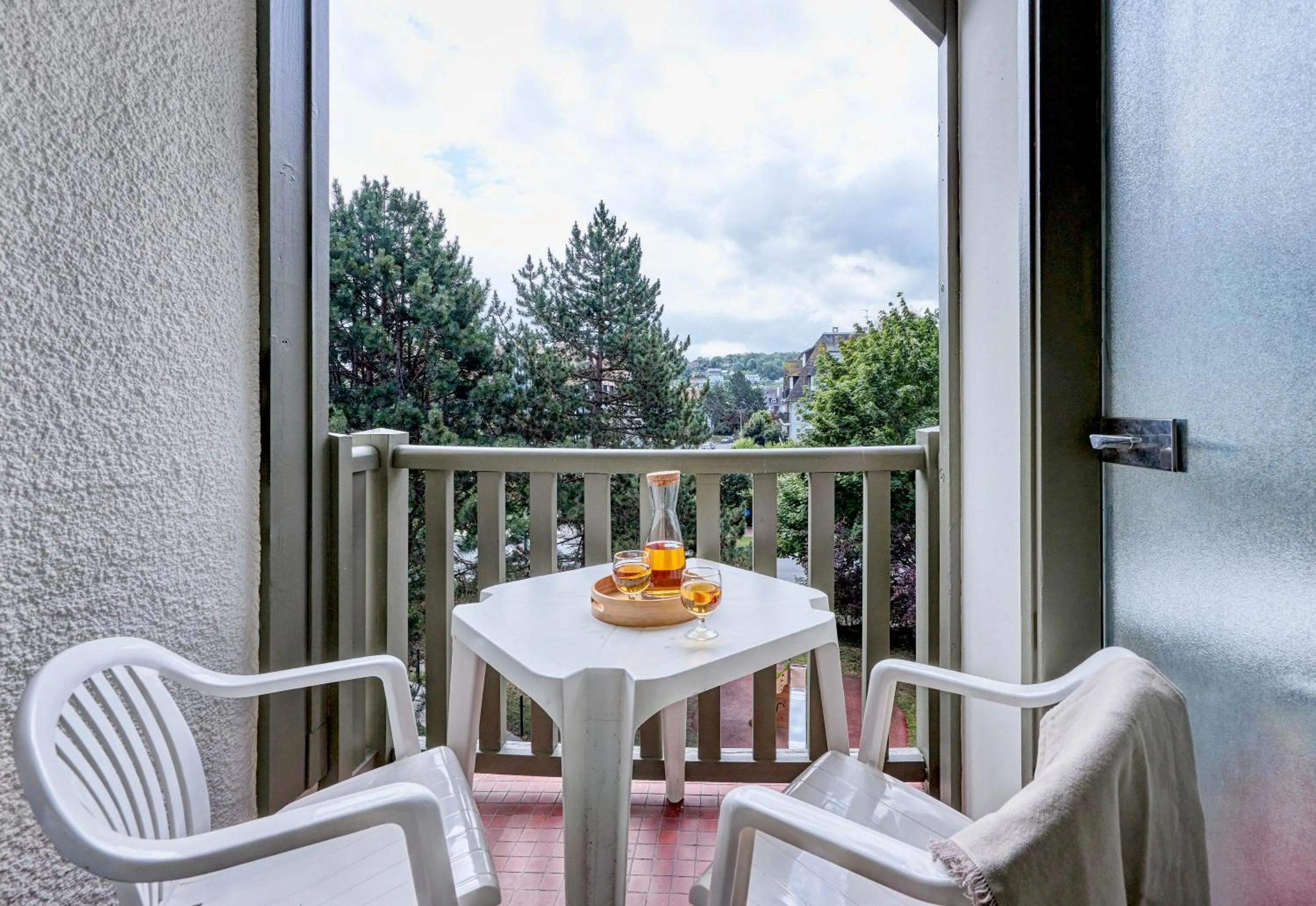 Patio in Residence Pierre & Vacances Les Embruns