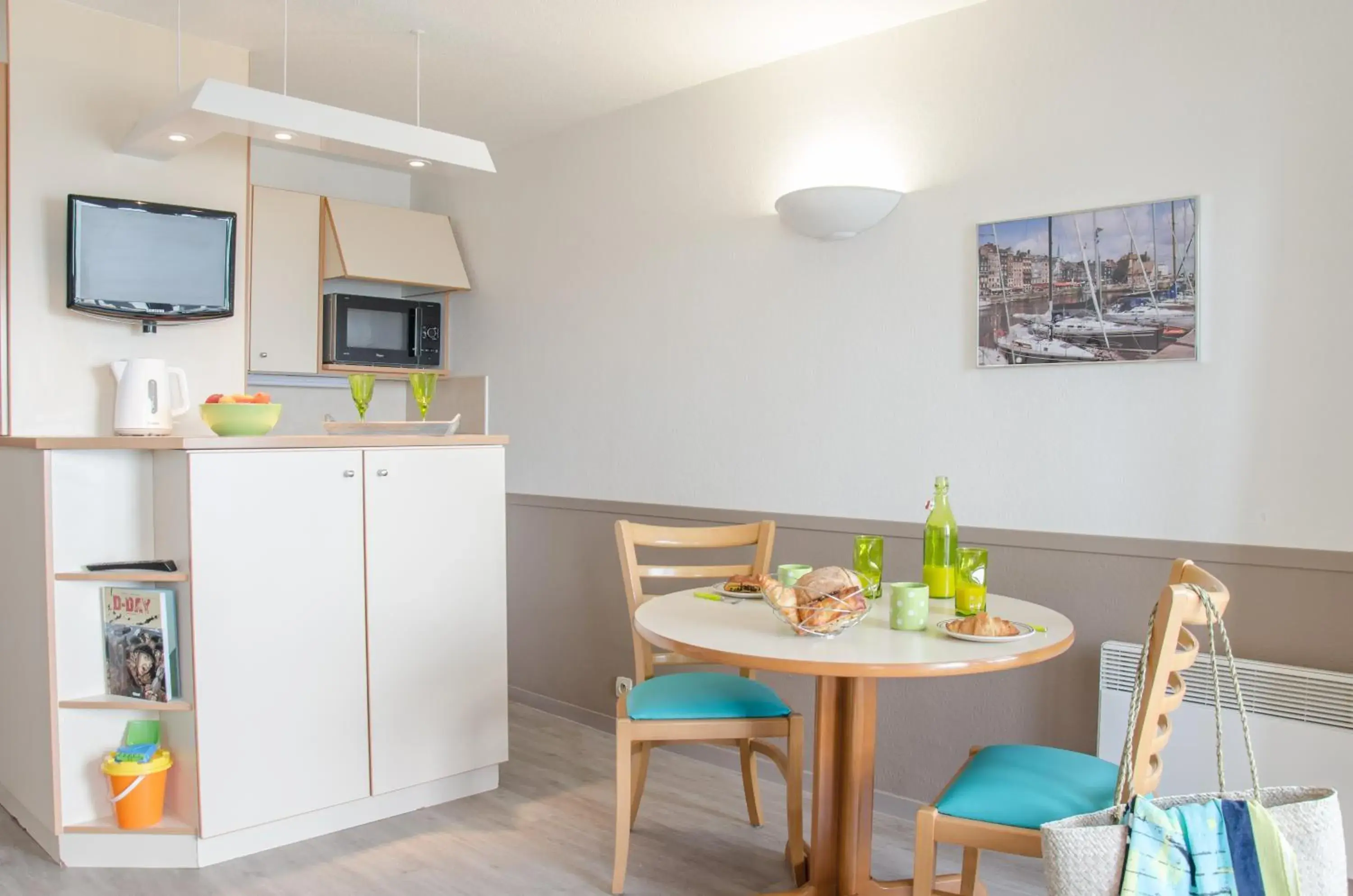 Studio with Sleeping Alcove and Terrace or Balcony - Sea View (4 People) in Résidence Pierre & Vacances Les Tamaris Studio with Sleeping Alcove and Terrace or Balcony - Sea View (4 People) in Résidence Pierre & Vacances Les Tamaris