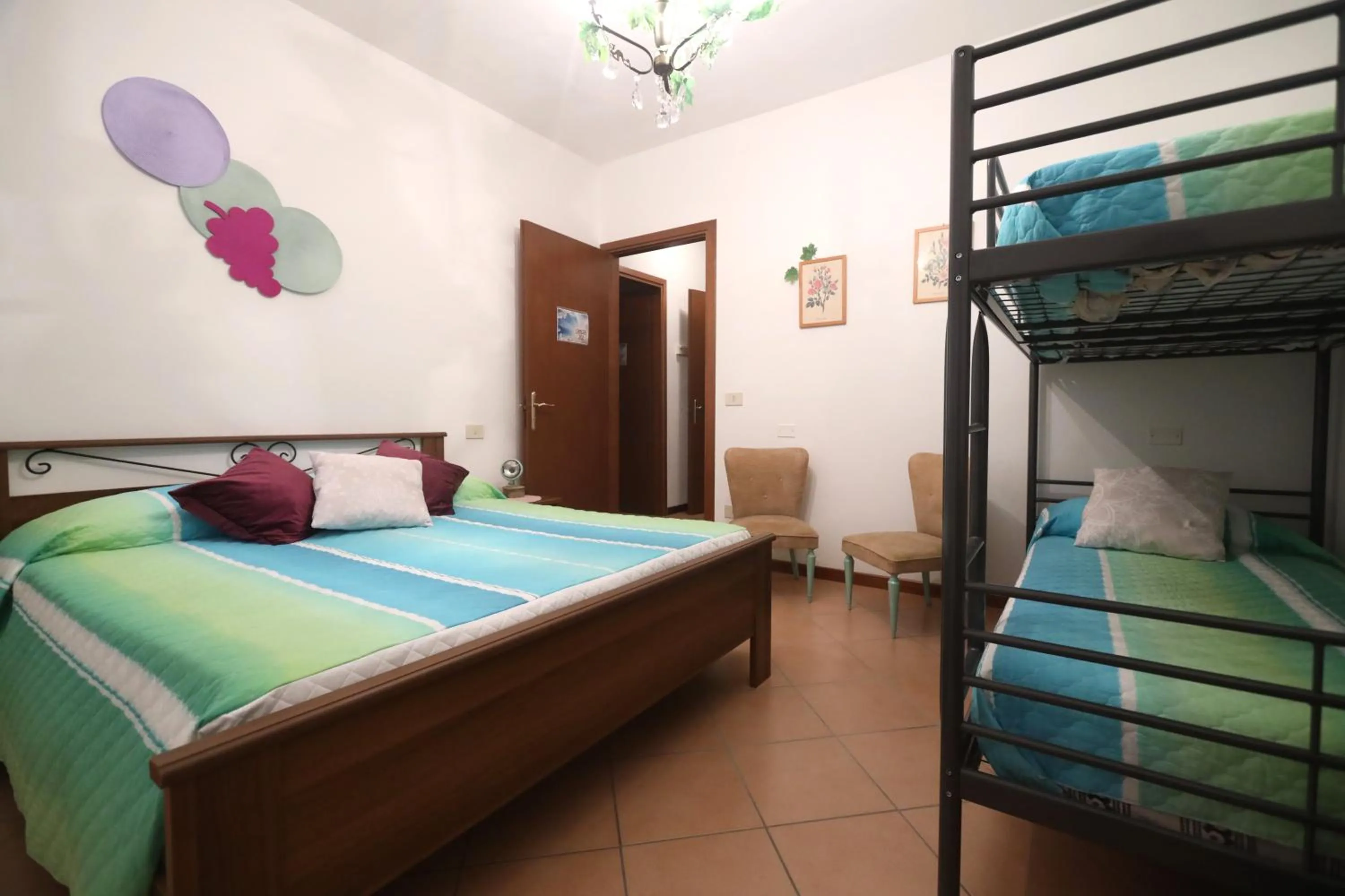 Quadruple Room with Shared Bathroom in B&B L'uva Fragolina