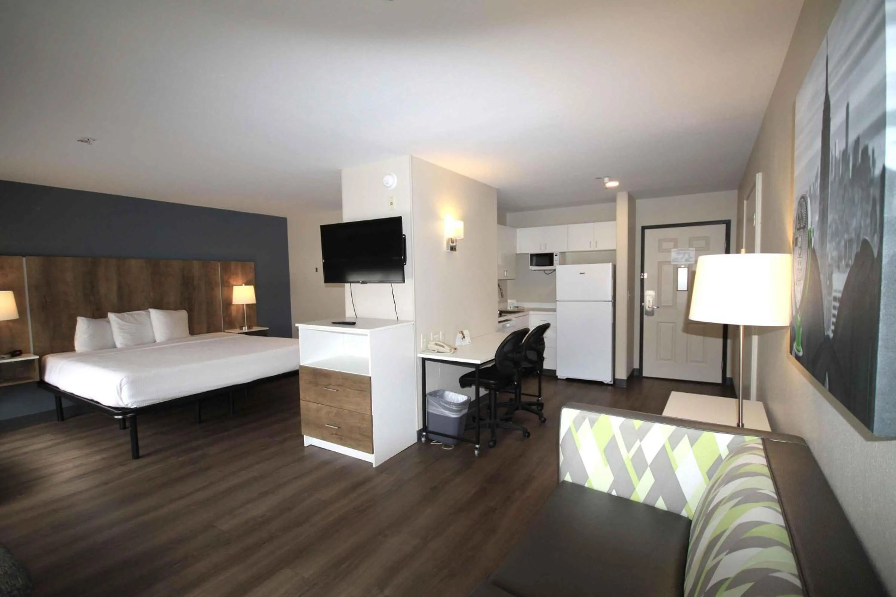 Bedroom, Bed in Extended Stay America Suites - Albuquerque - Rio Rancho Blvd