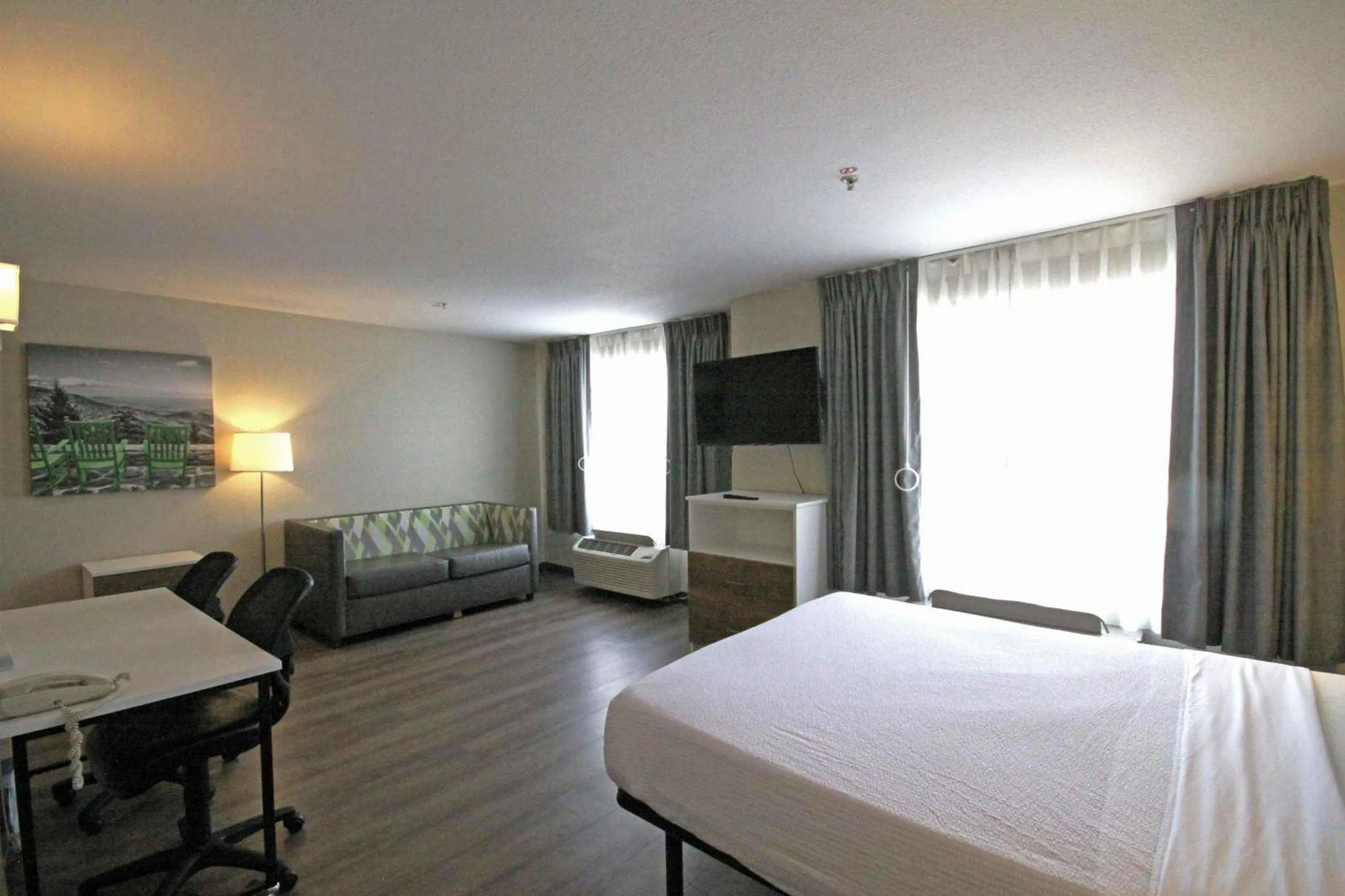 Bedroom, Bed in Extended Stay America Suites - Albuquerque - Rio Rancho Blvd