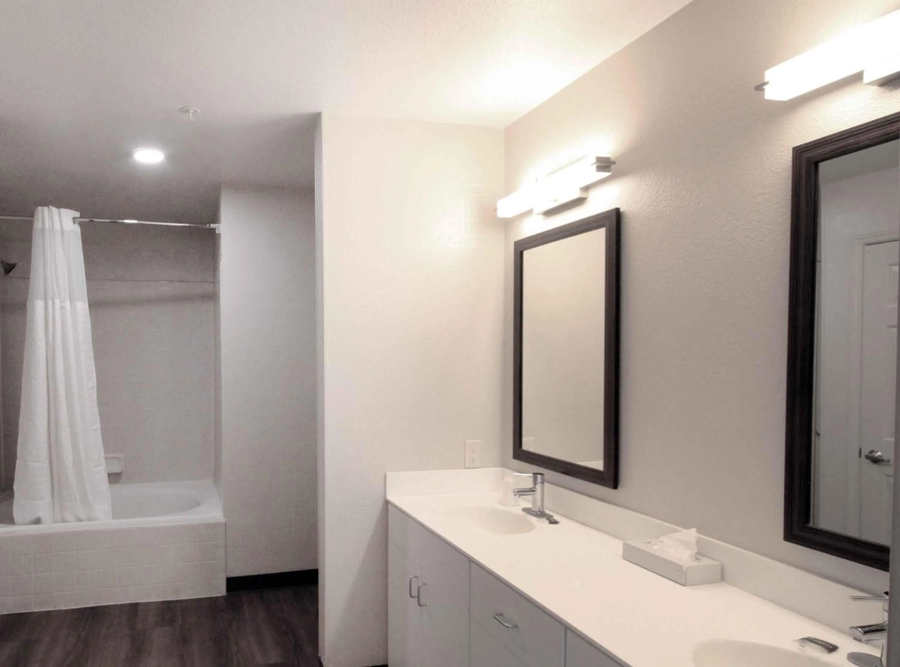 Bathroom in Extended Stay America Suites - Albuquerque - Rio Rancho Blvd